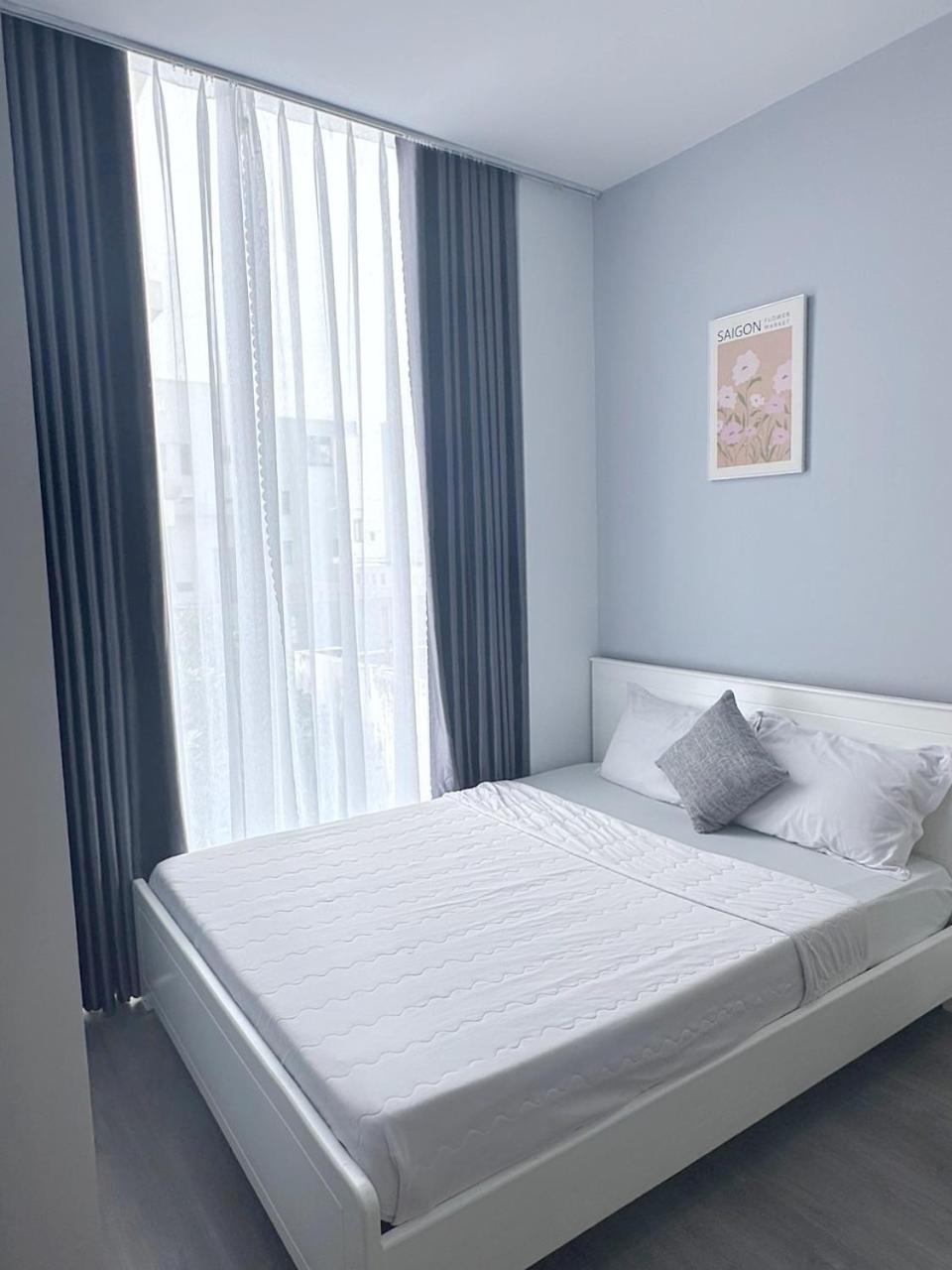 One-Bedroom Apartment With Balcony