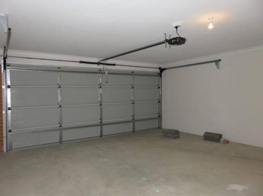 Four-Bedroom House photo 2