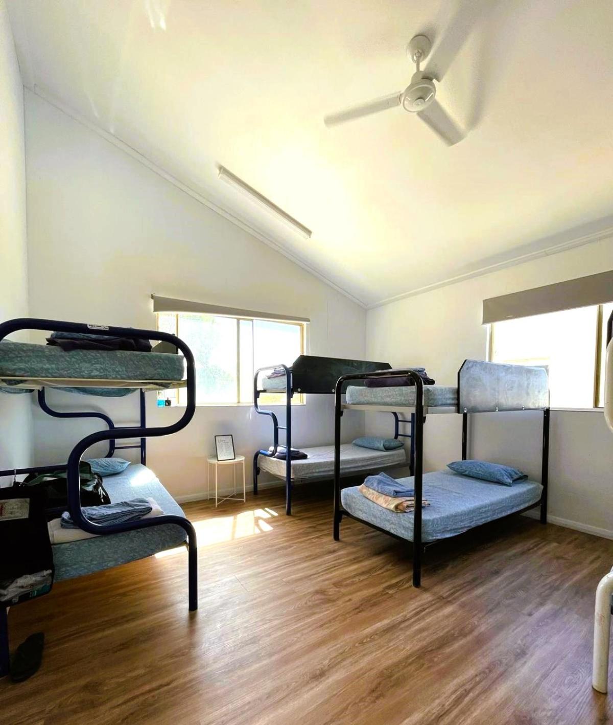 Bed in 8-Bed Mixed Dormitory Room photo 1