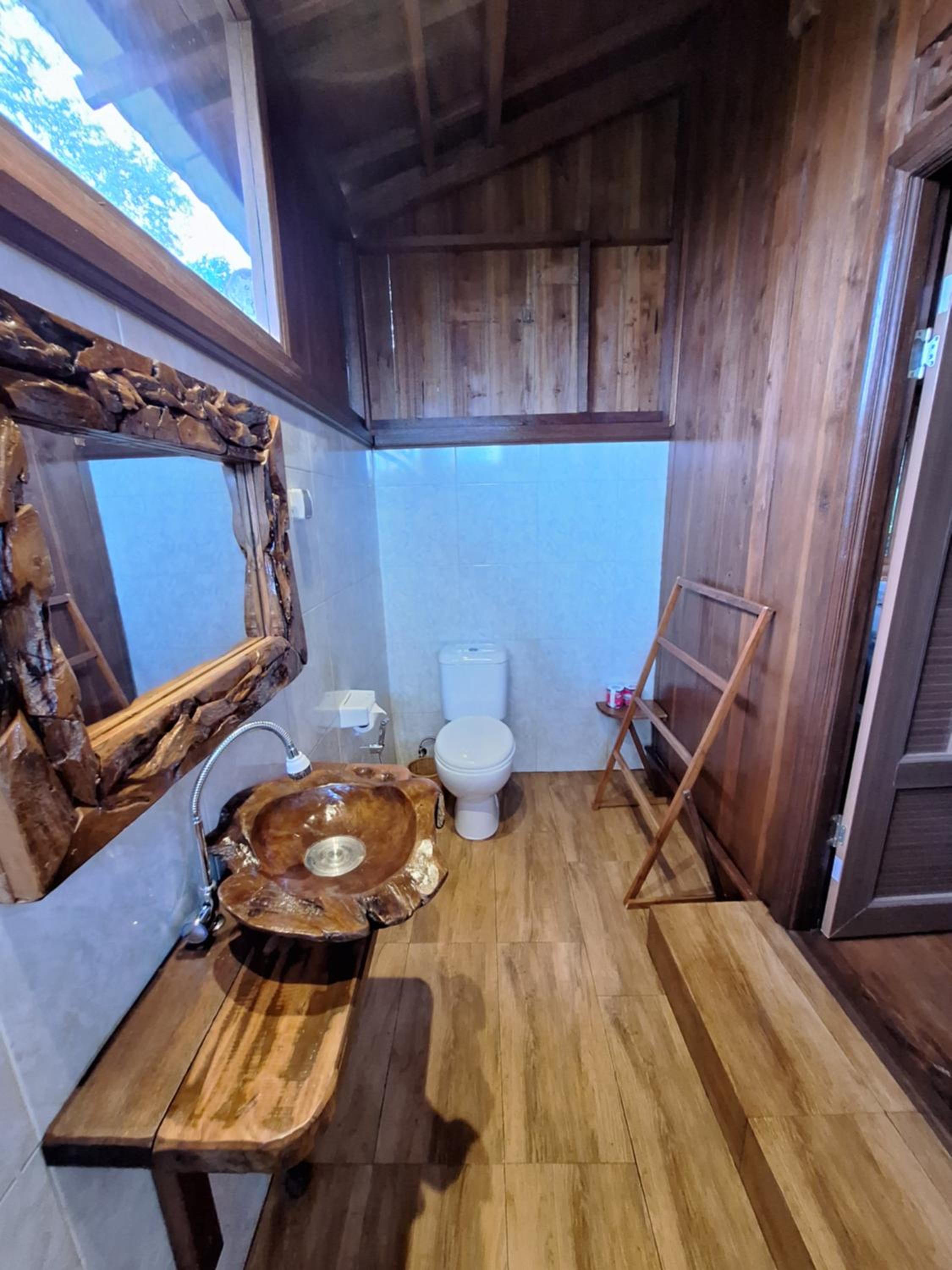 Cottage with Garden View - Photo 7