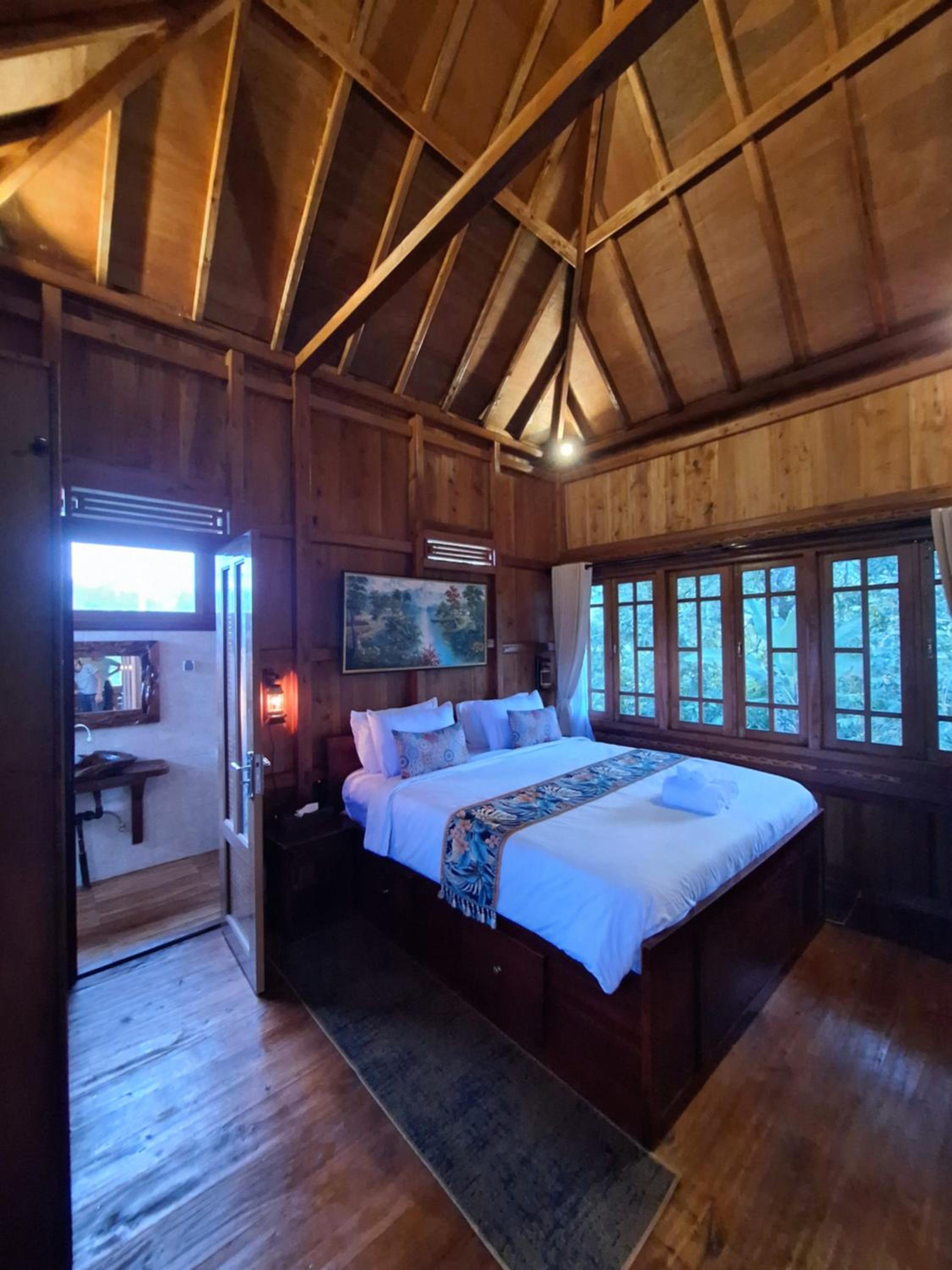 Cottage with Garden View - Photo 1