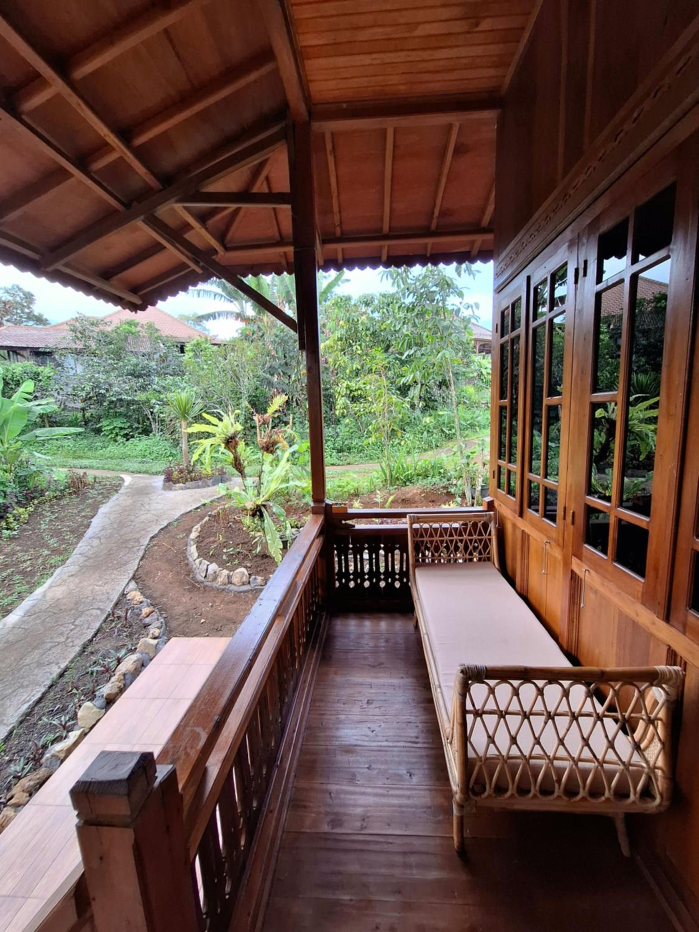 Cottage with Garden View - Photo 12