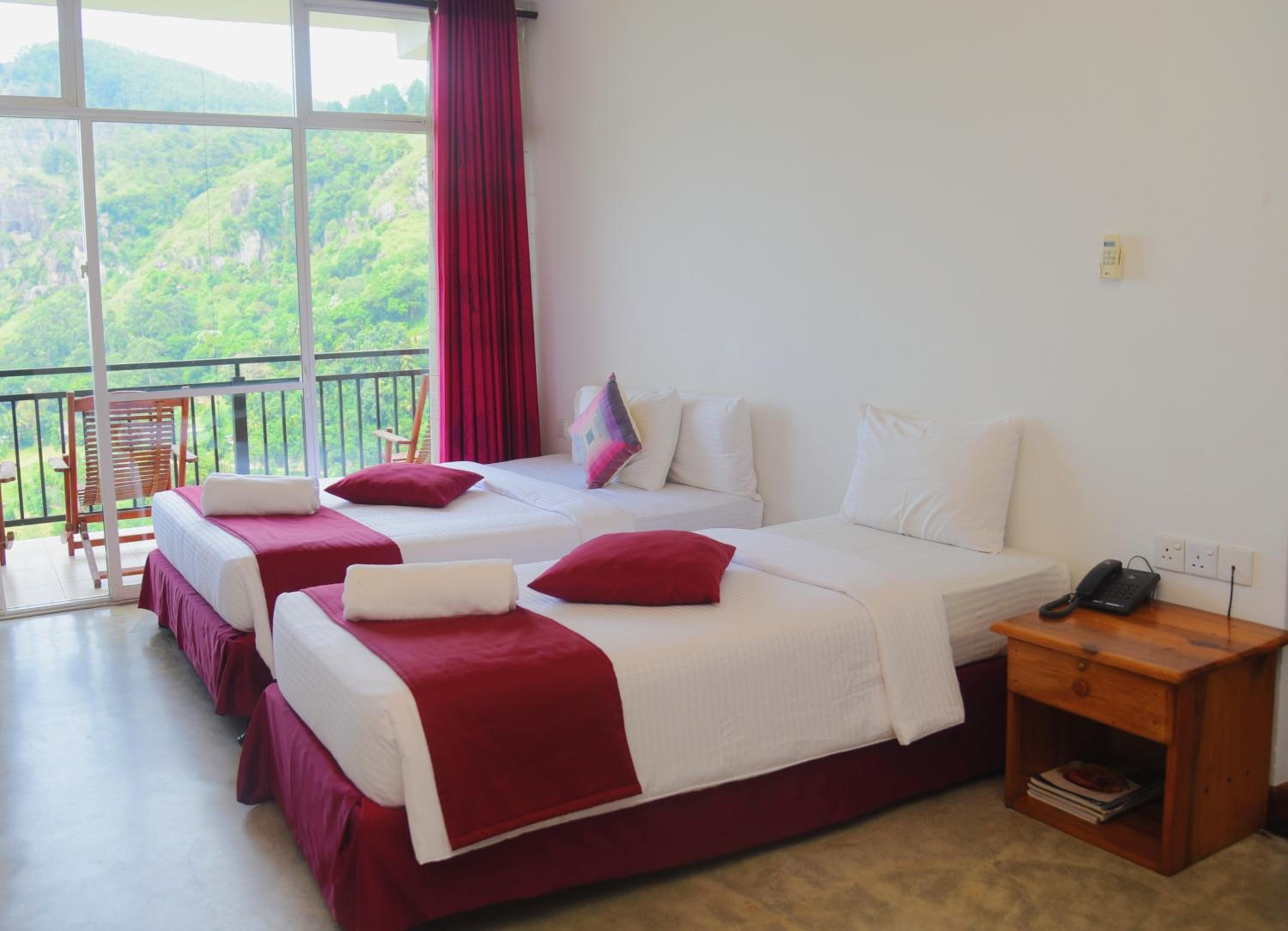 Deluxe Double Room (2 Adults + 1 Child)