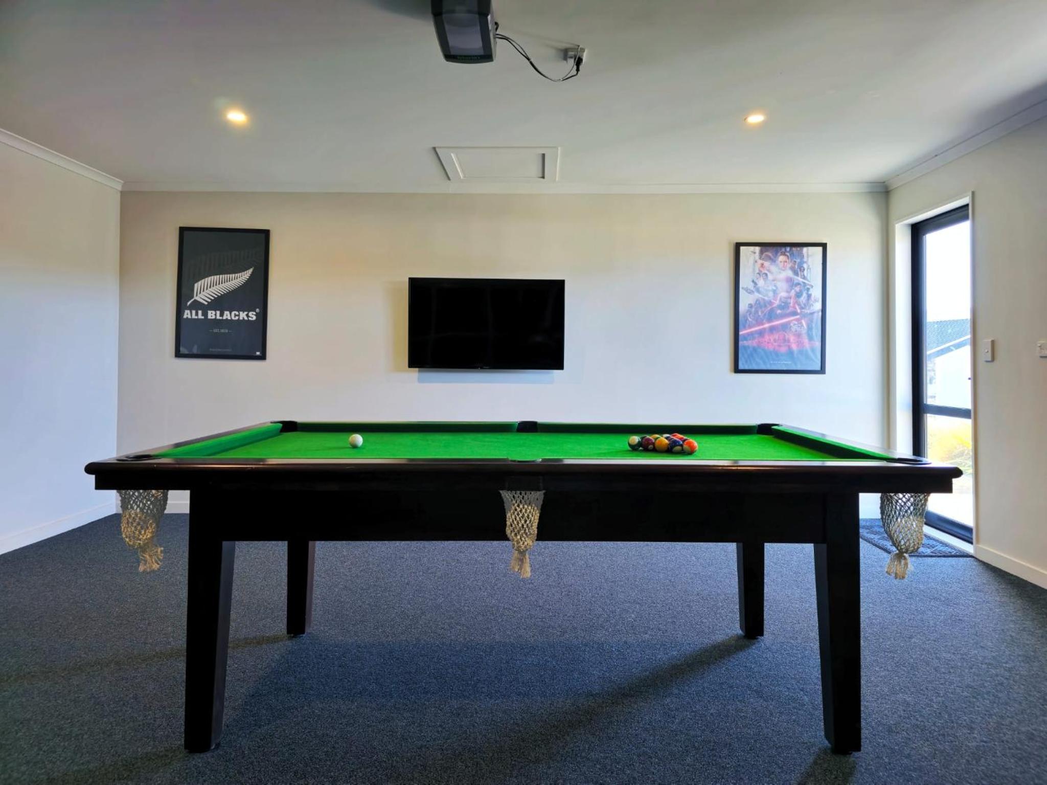 Three-Bedroom Apartment - Photo 10