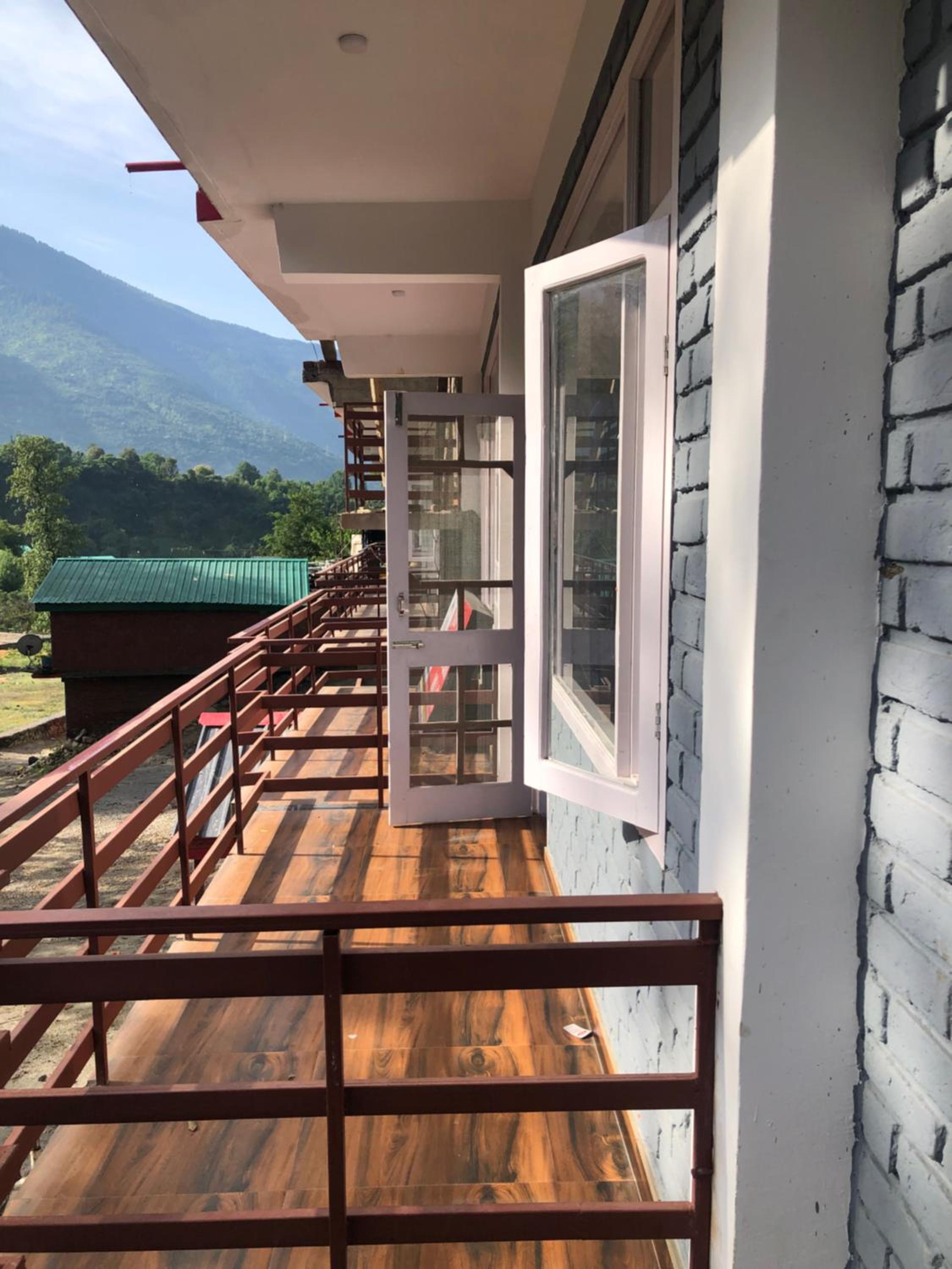 Deluxe Double Room With Balcony photo 3