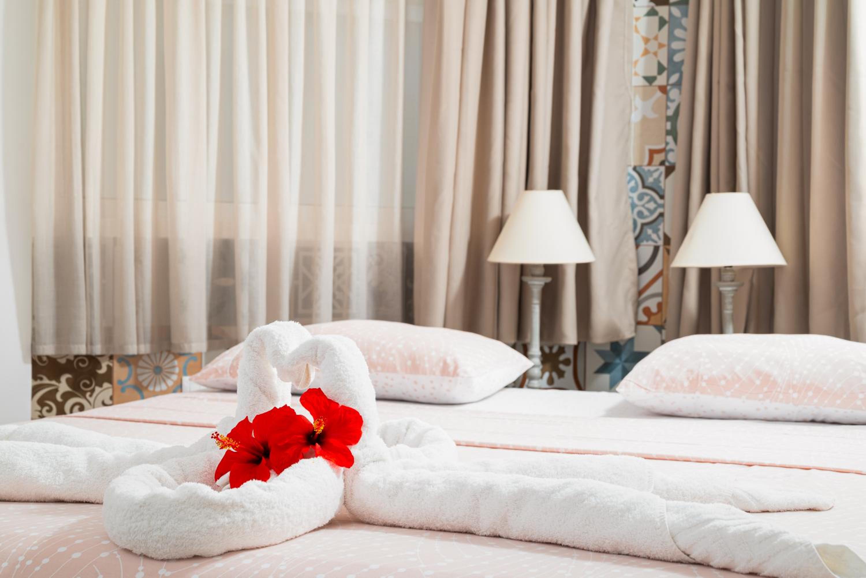 Juniur Triple Suite