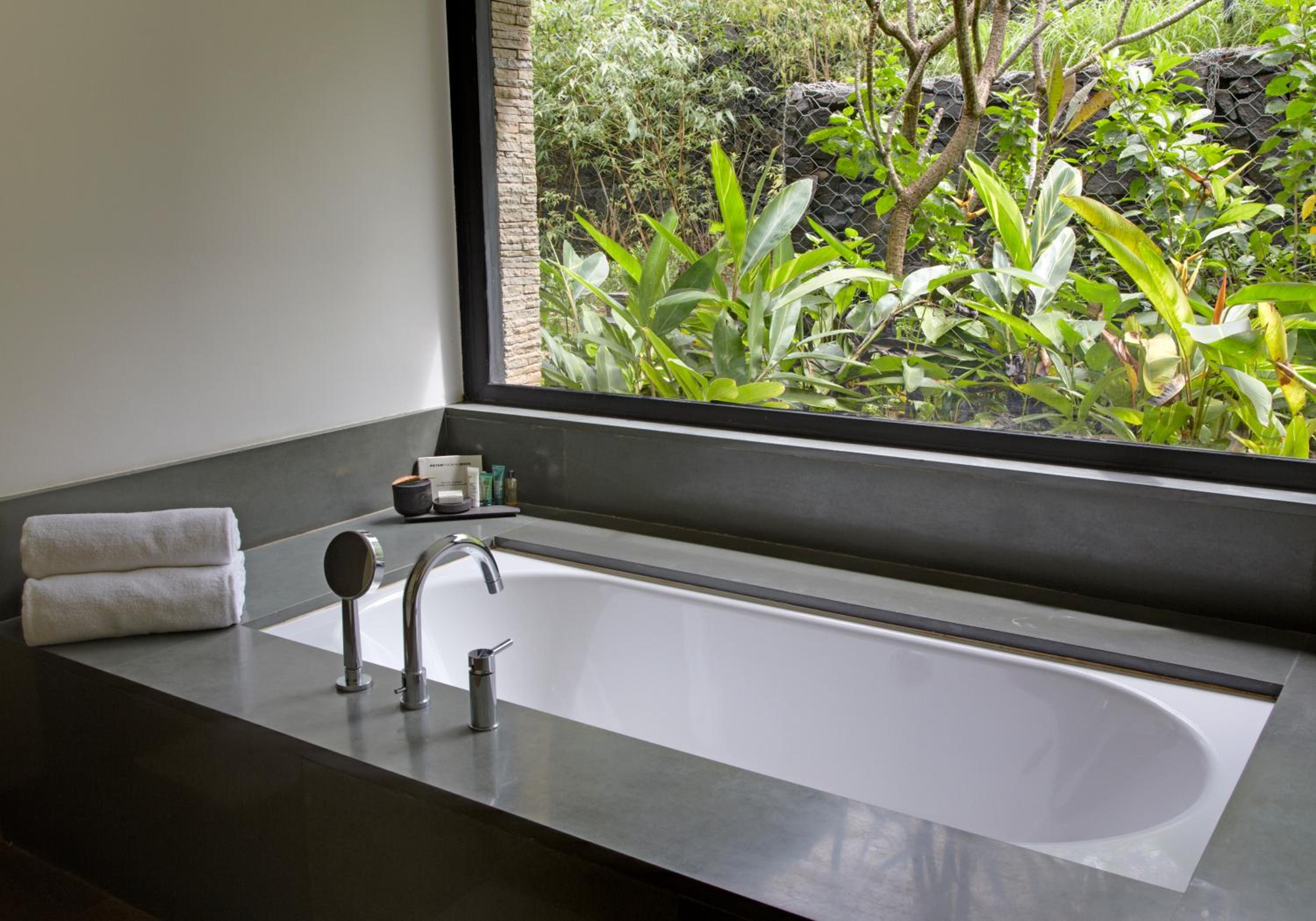 Hill Side Villa with All-inclusive meals, wellness consultation and learning activities
