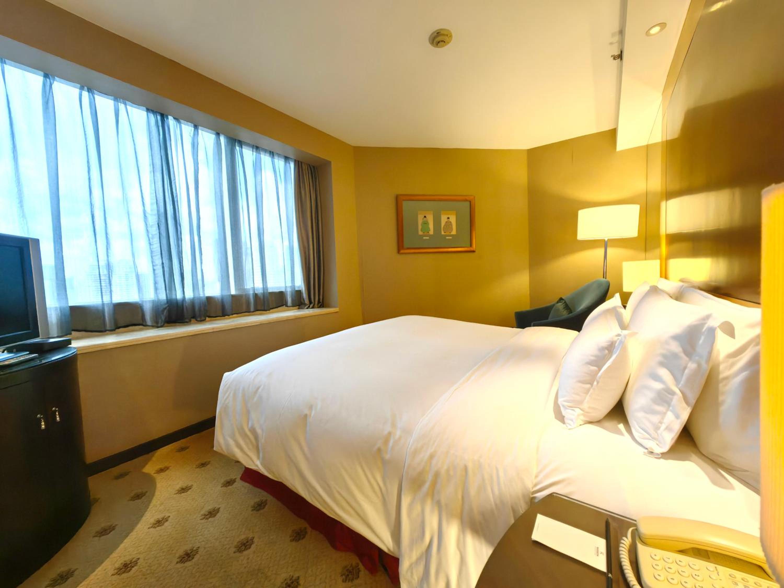 Deluxe Room with extra sofa bed   photo 2