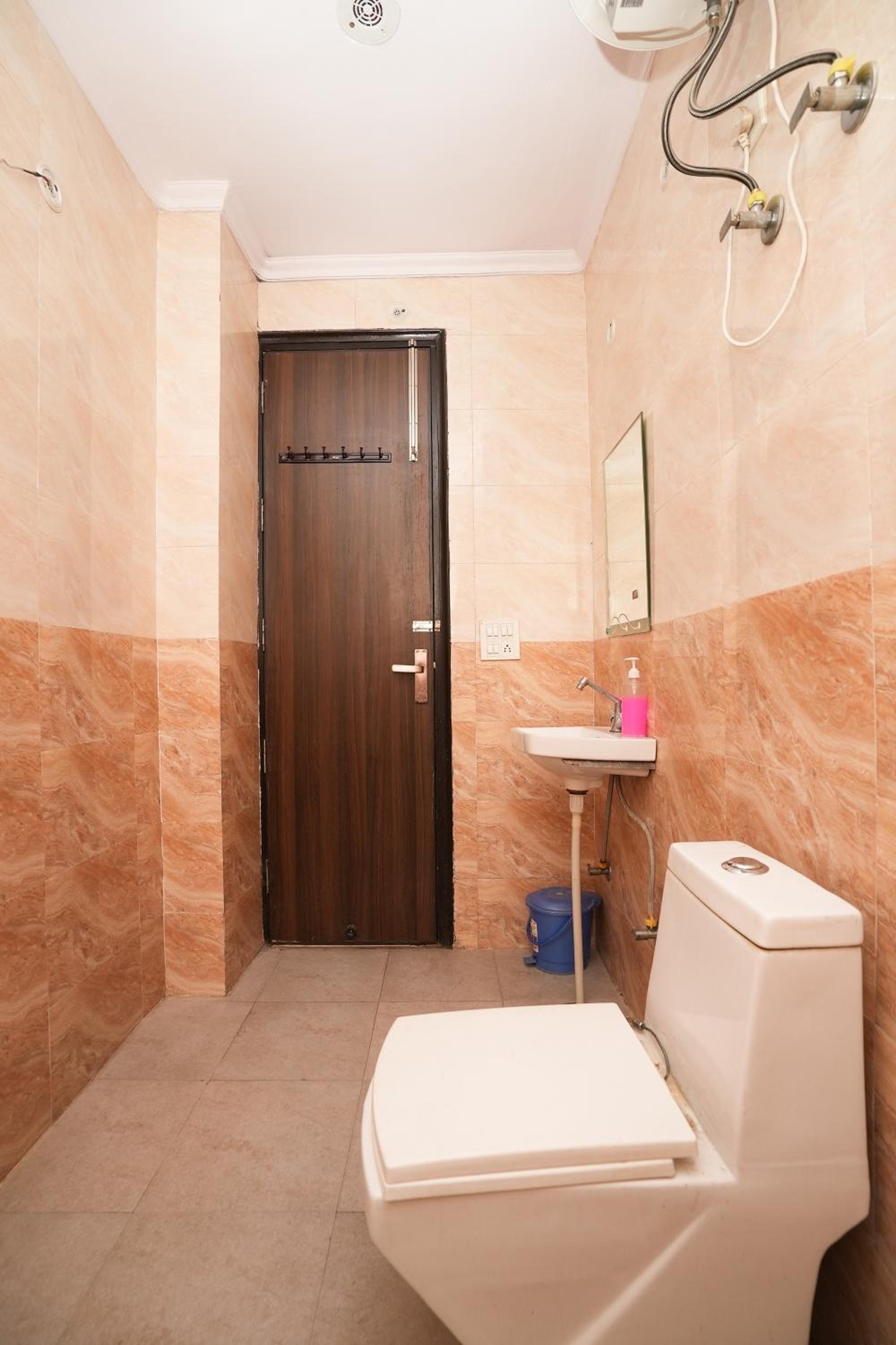 Deluxe Double Room - Photo 8