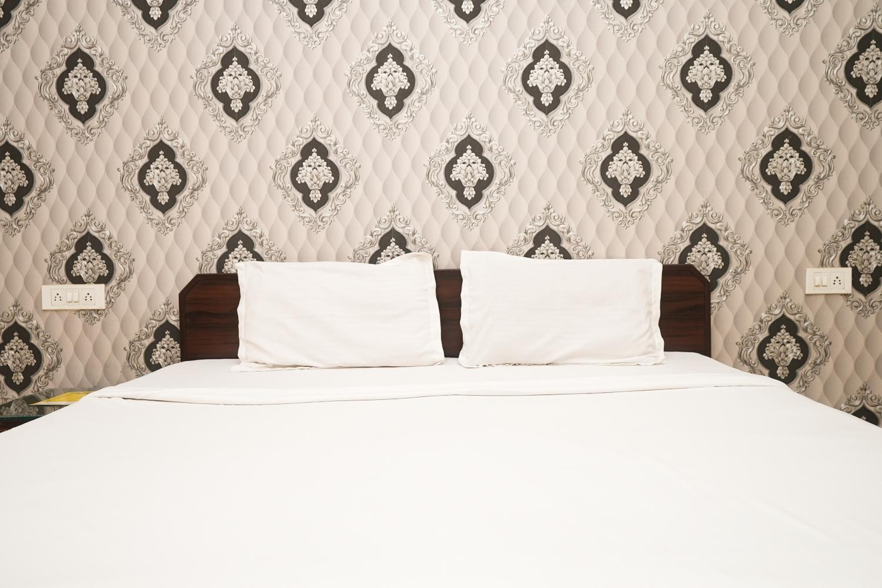Deluxe Double Room - Photo 7