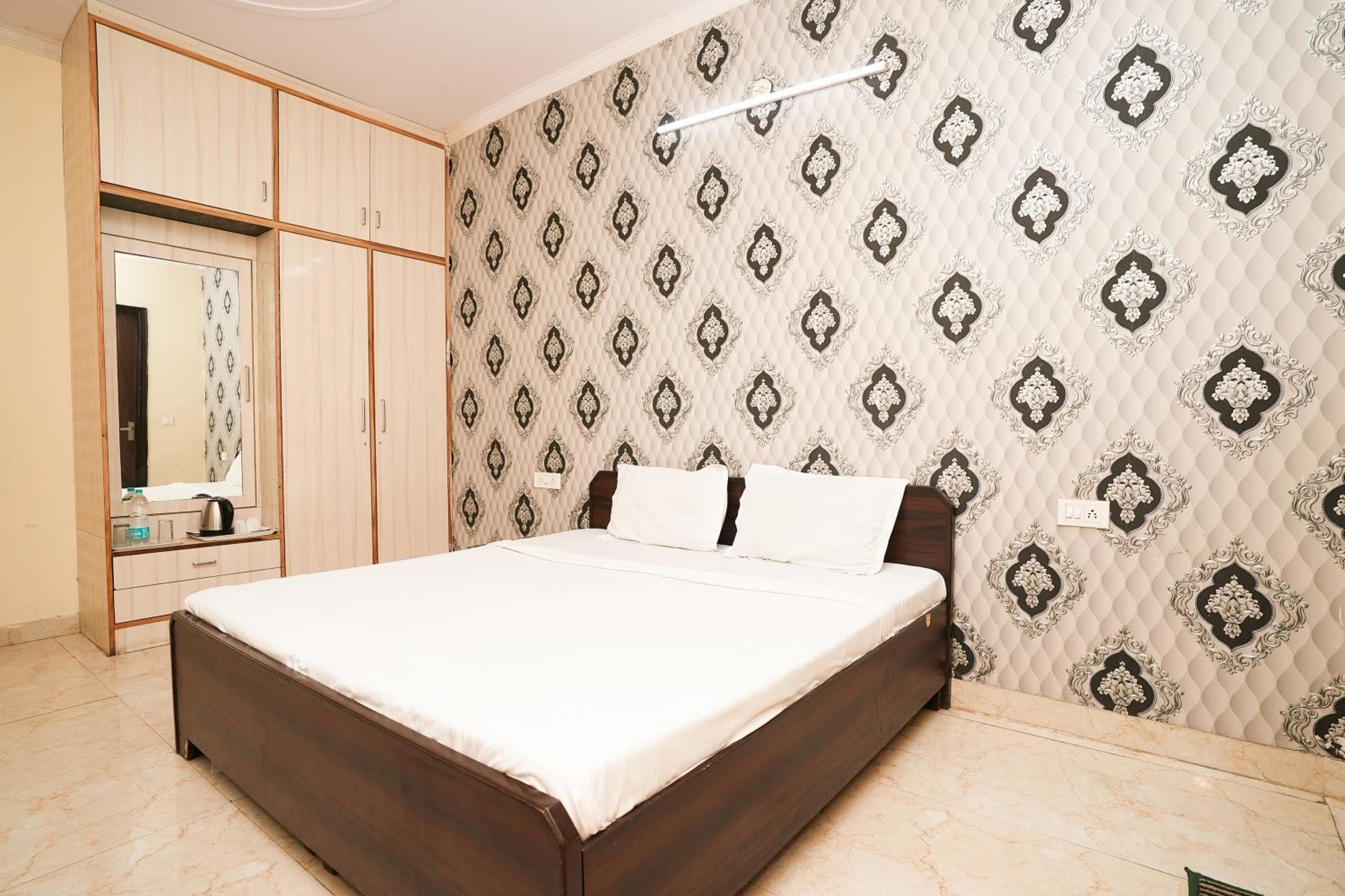 Deluxe Double Room - Photo 4