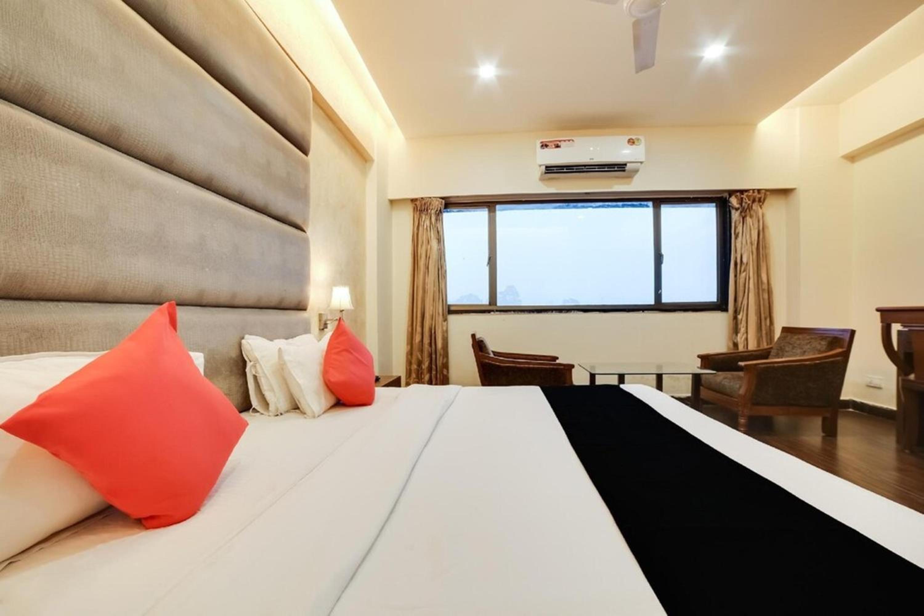 Deluxe Room - Photo 14