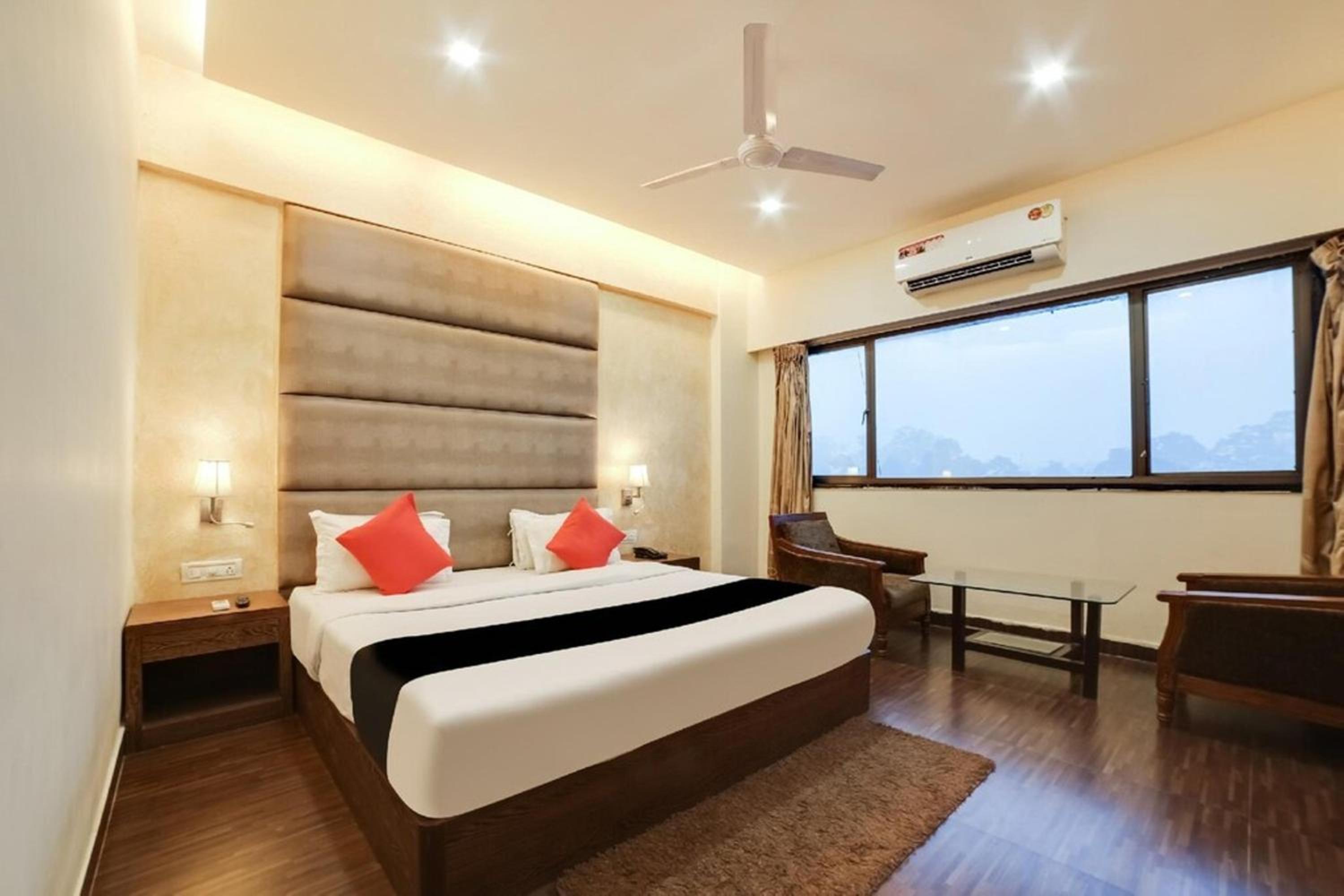 Deluxe Room - Photo 7