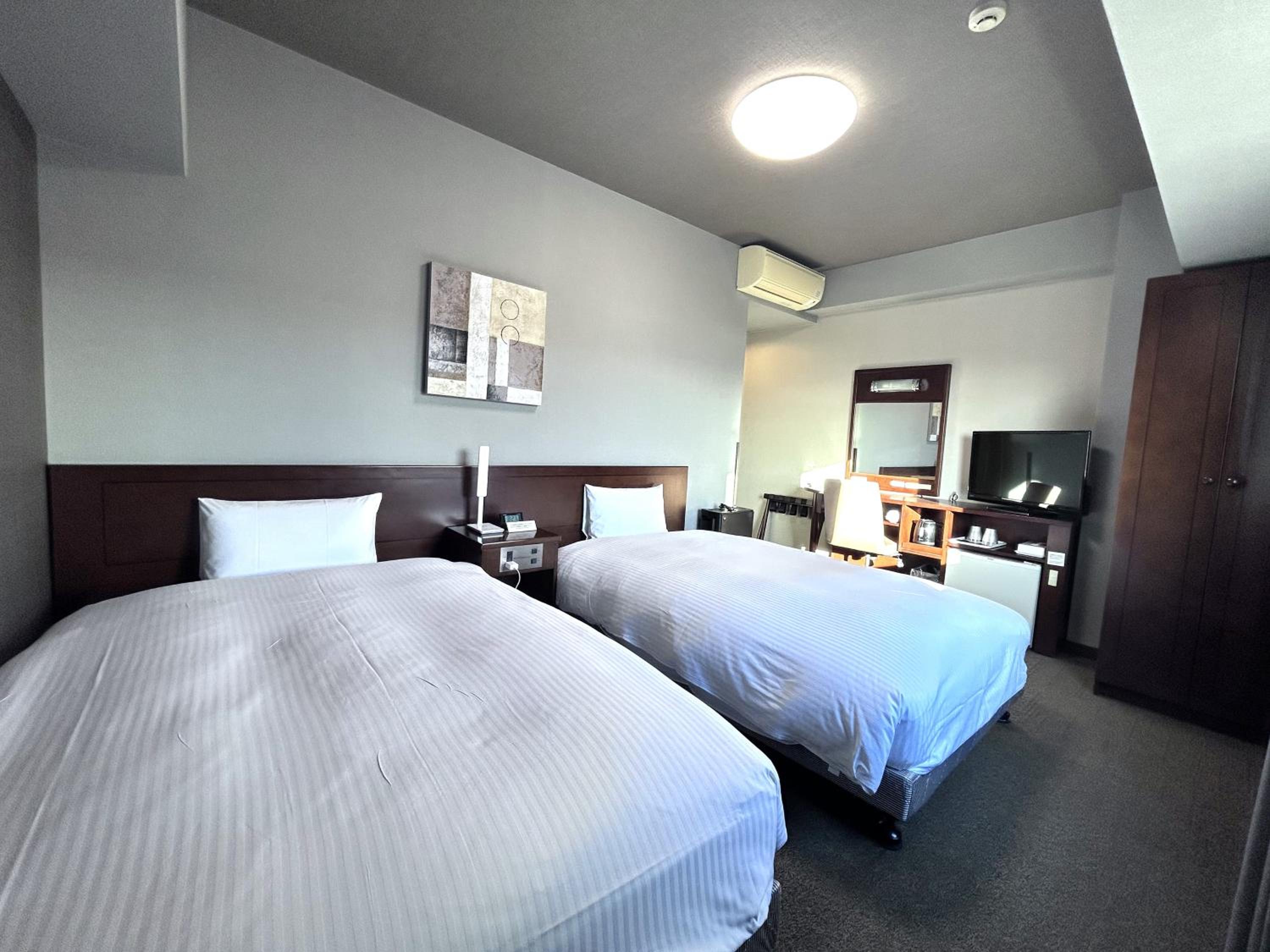 Twin Room - Smoking - Photo 1