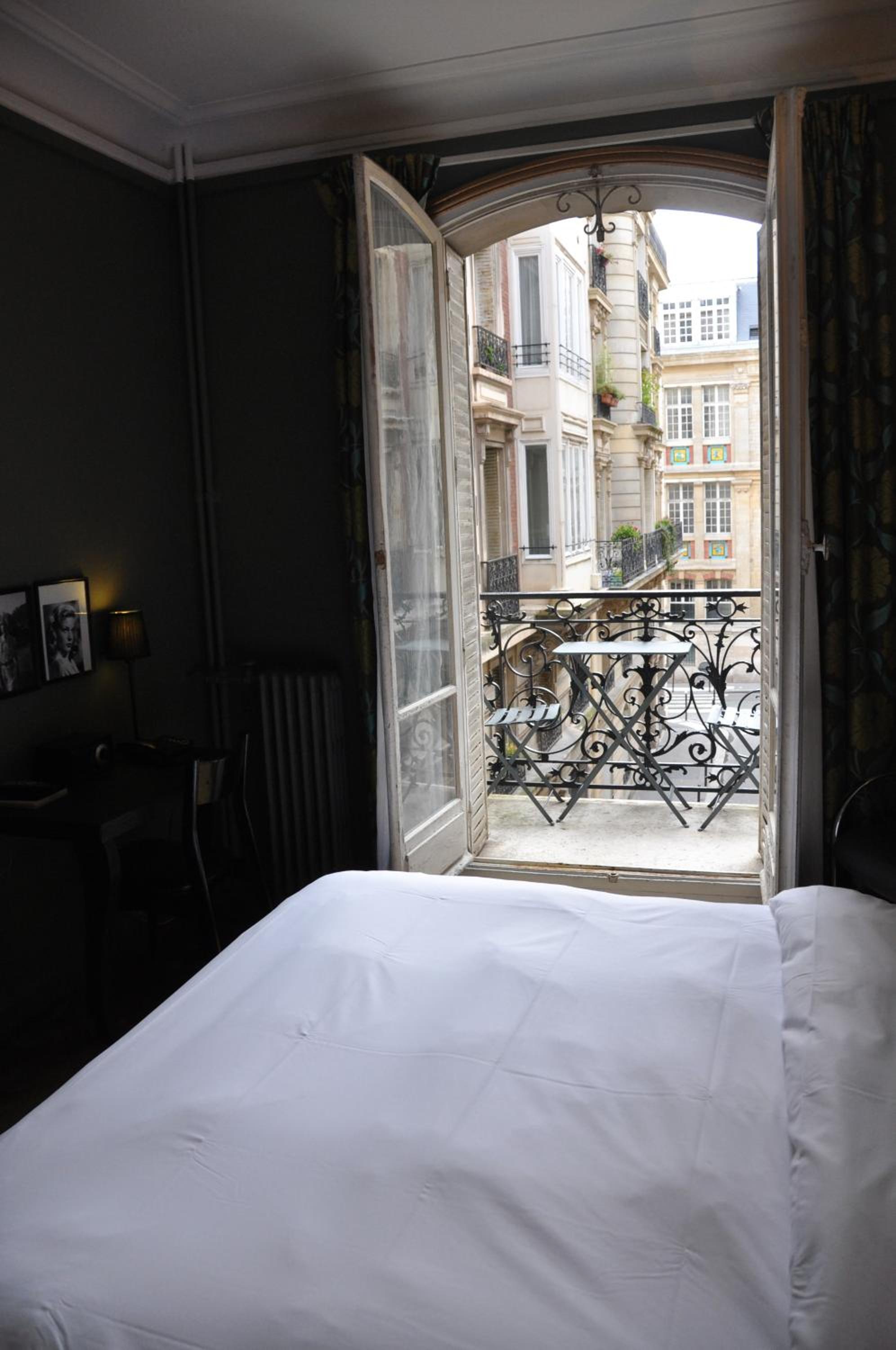 Superior Double/Twin Room thumbnail 6