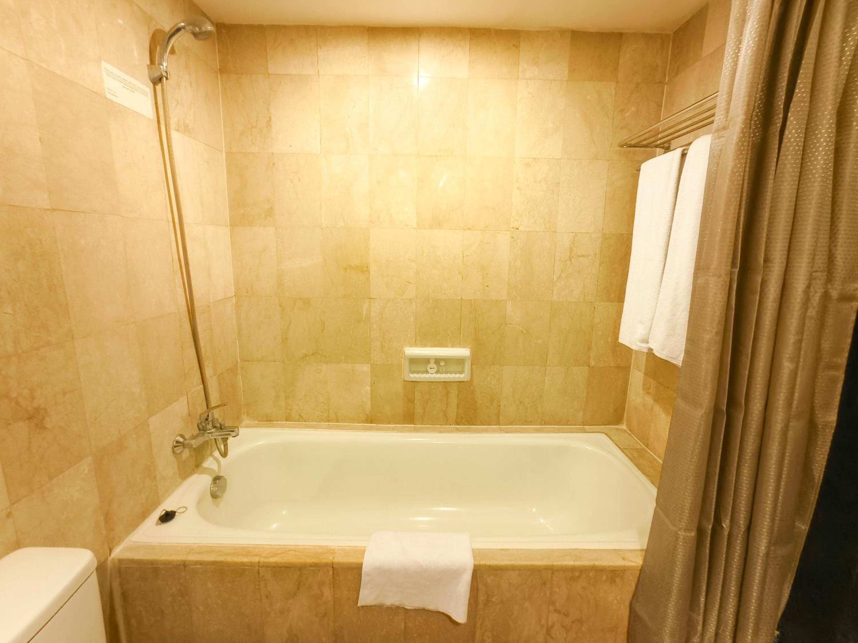 Superior Double with Bathtub - Photo 5