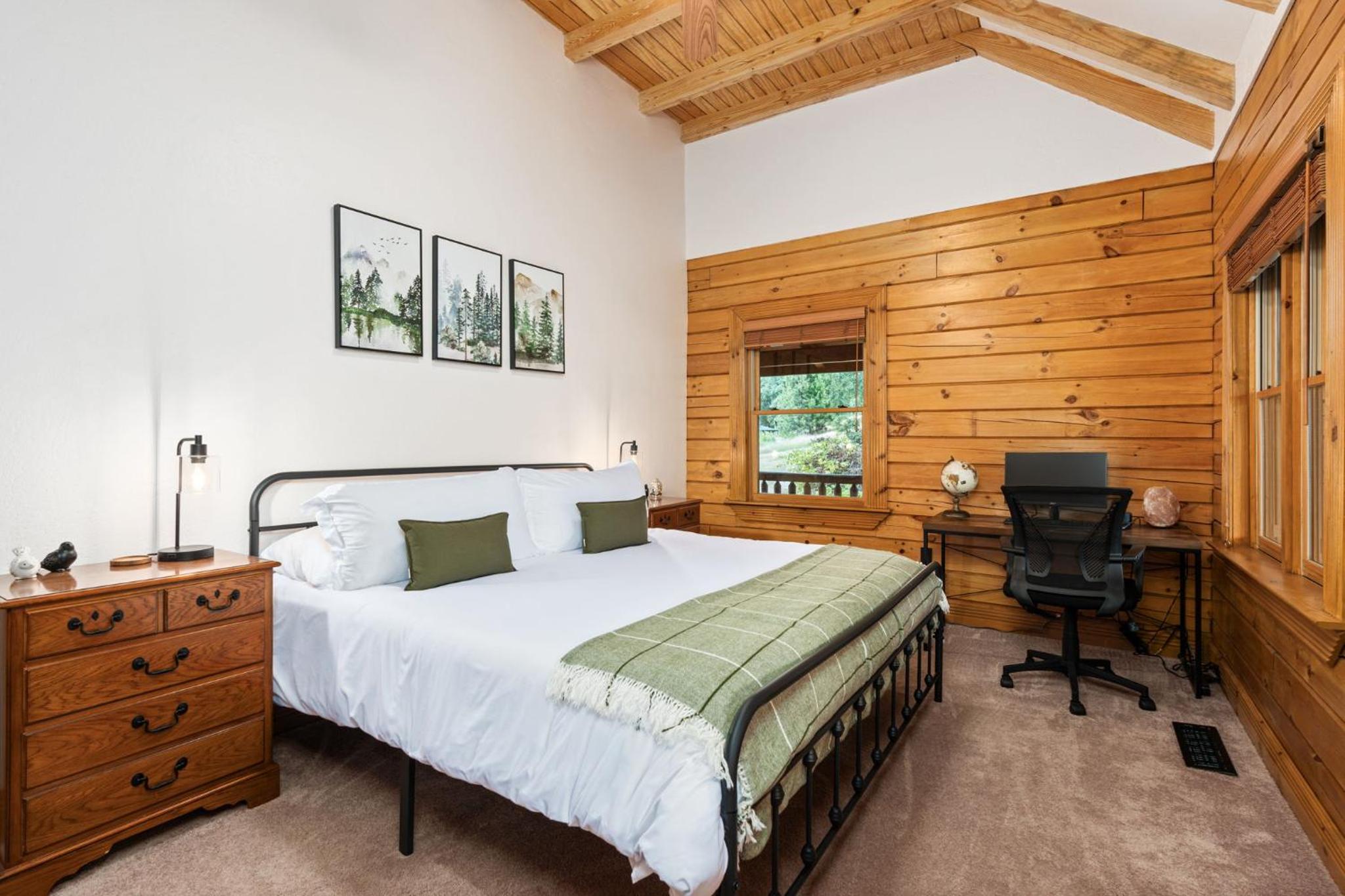 Three-Bedroom House photo 3