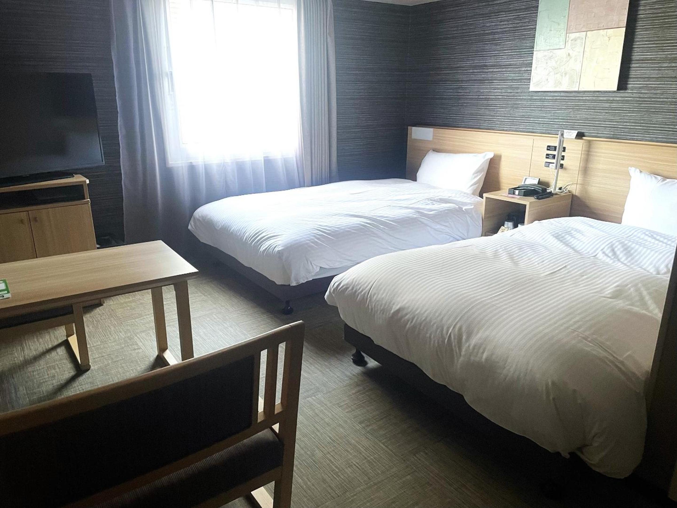 Twin Room - Smoking - Photo 1