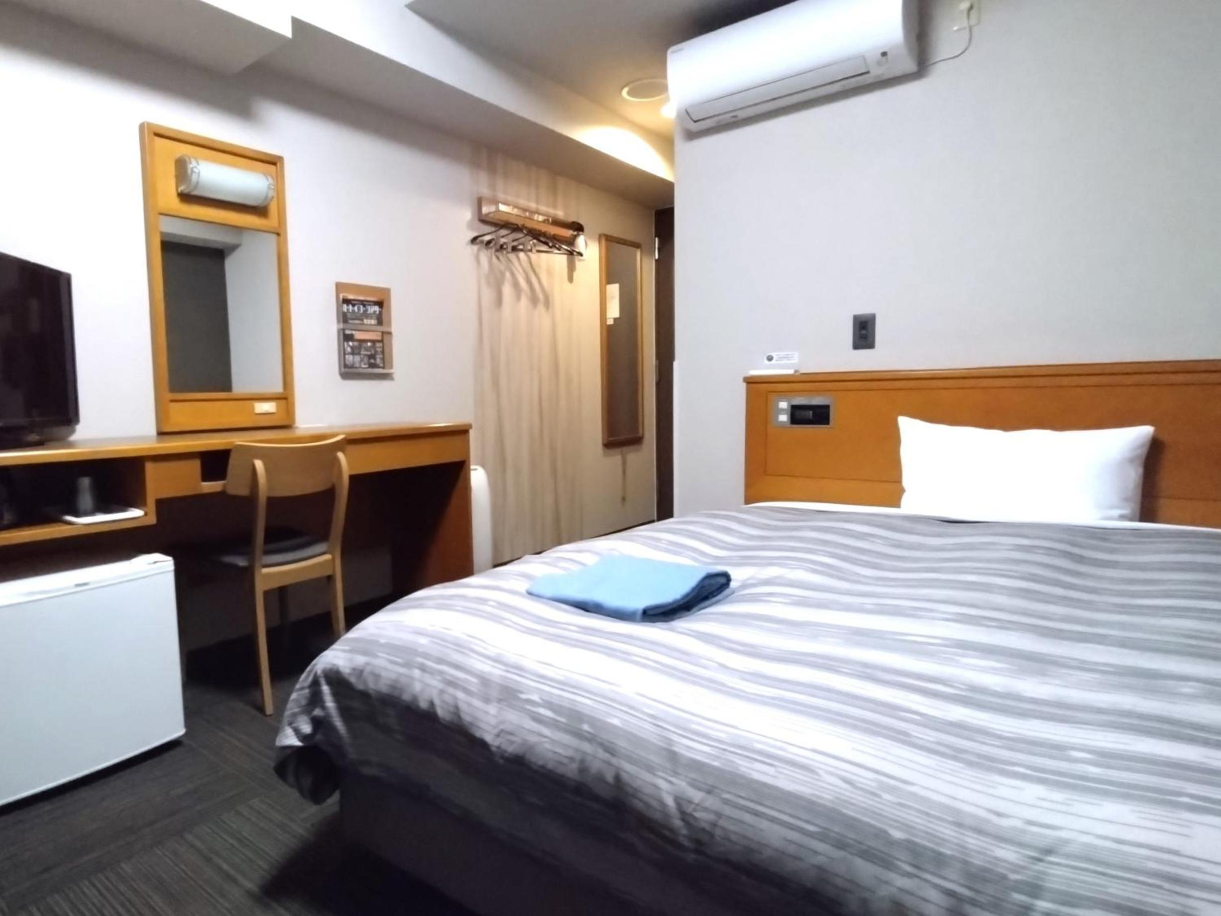 Single Room - Smoking photo 1
