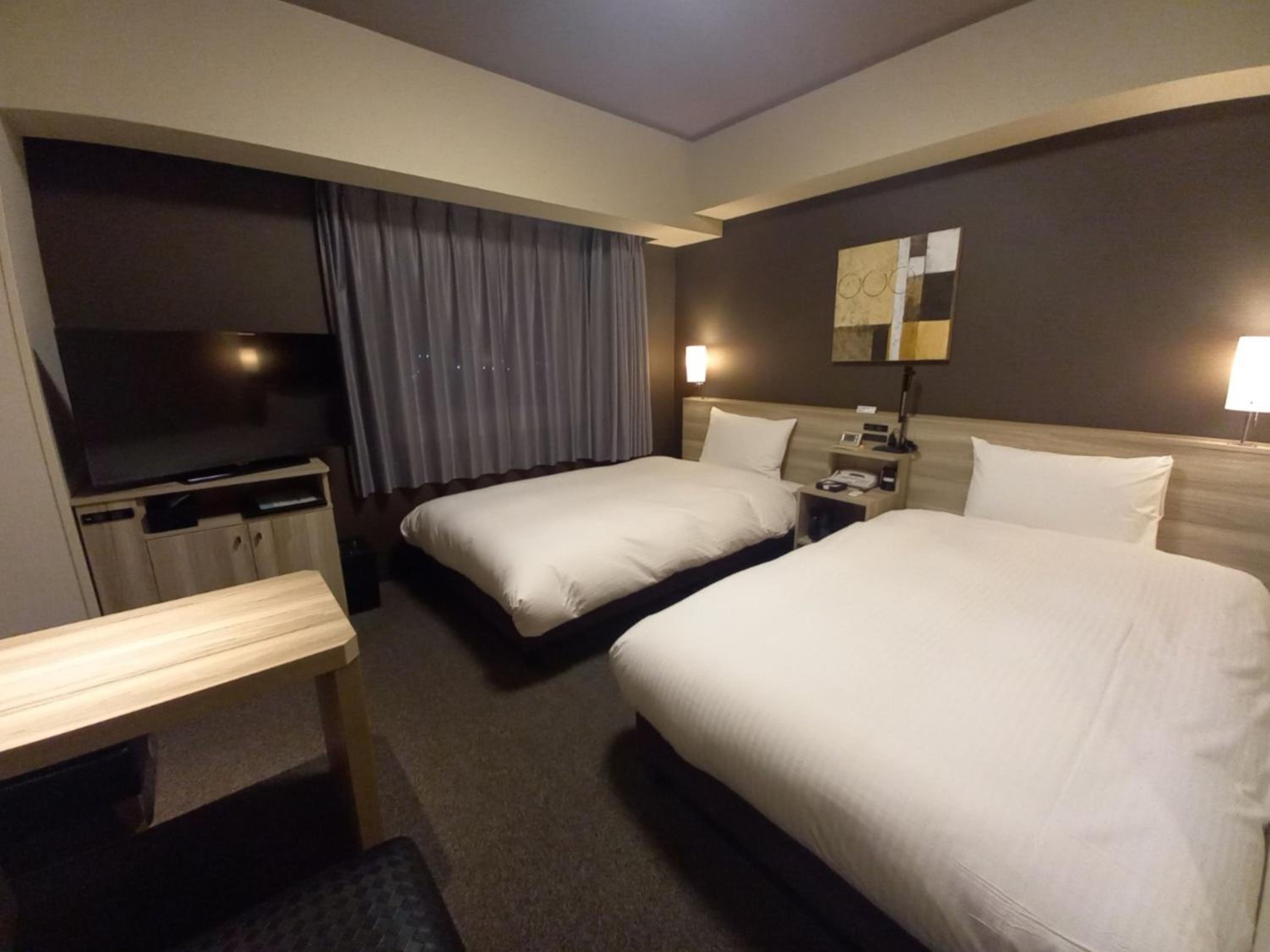 Twin Room - Non-Smoking - Photo 1
