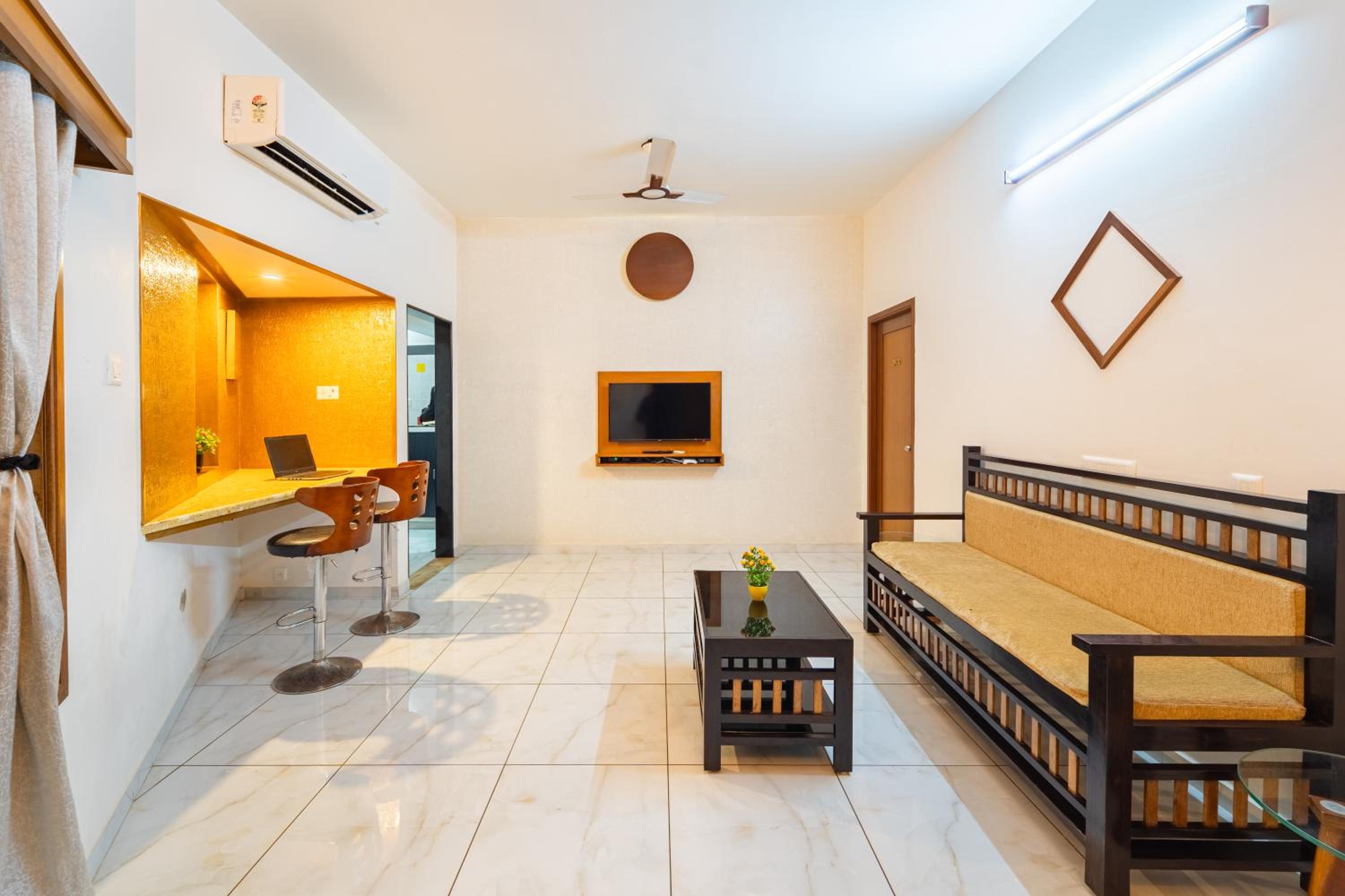Two-Bedroom Studio Apartment - Photo 33