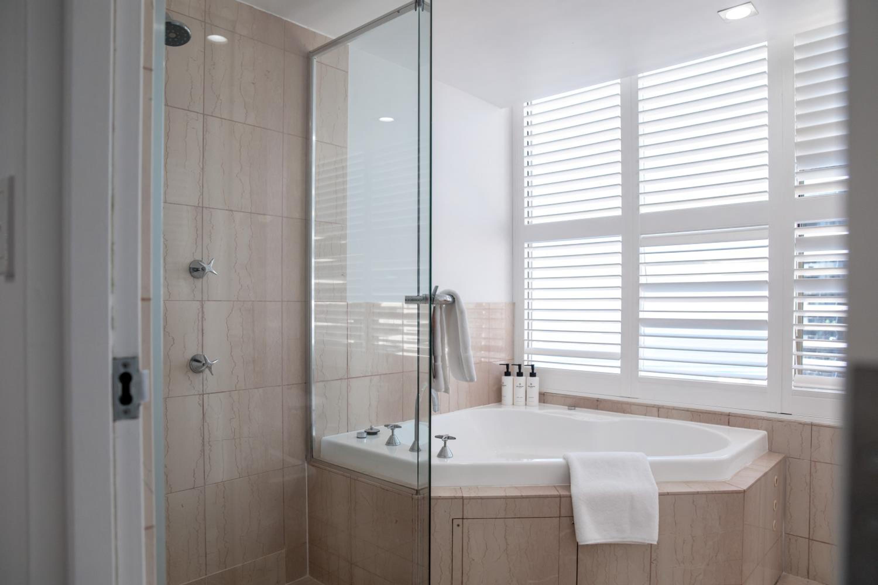 Opera Suite with  Ocean View and Spa - Photo 3