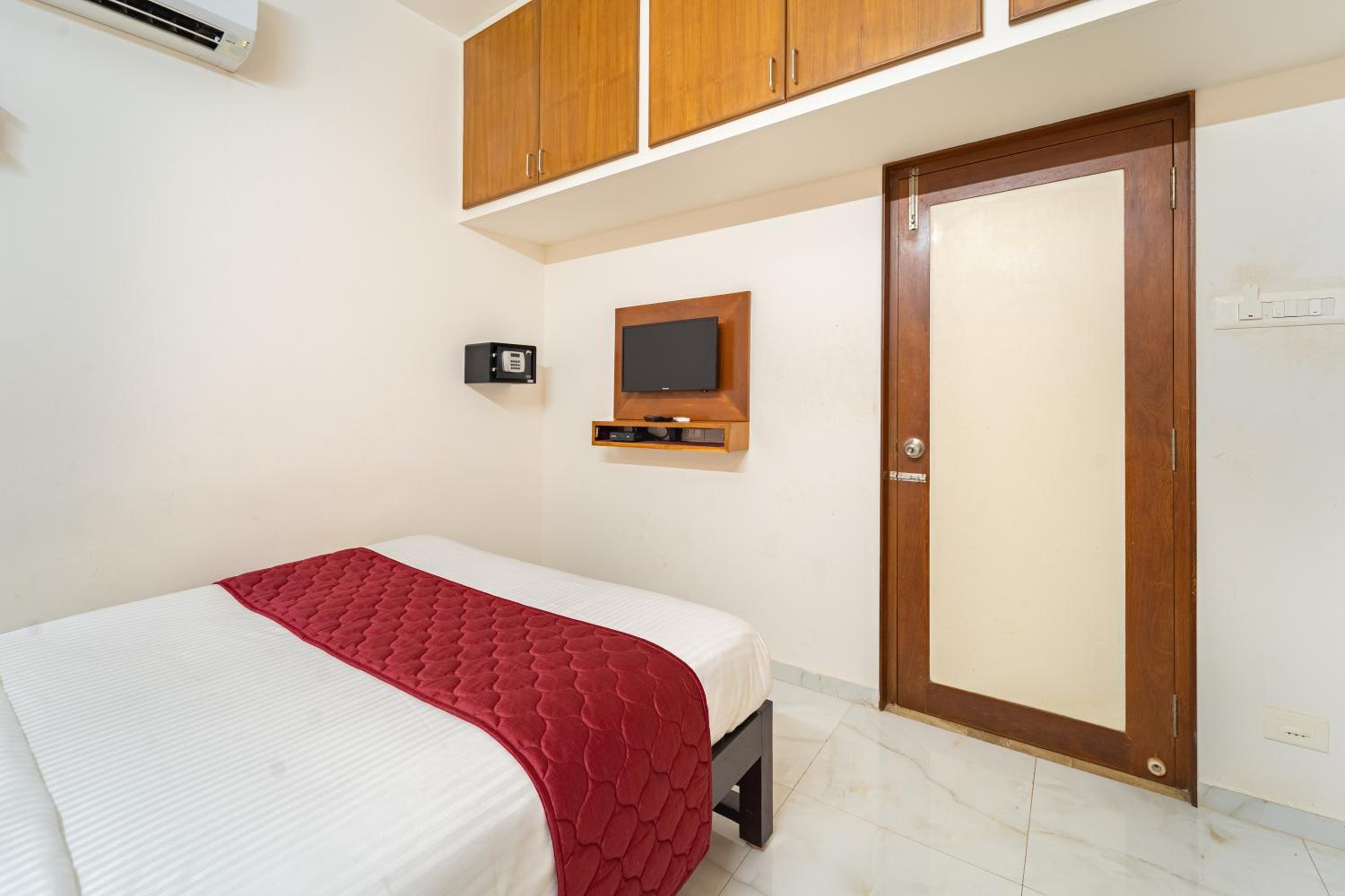 Two-Bedroom Studio Apartment - Photo 23