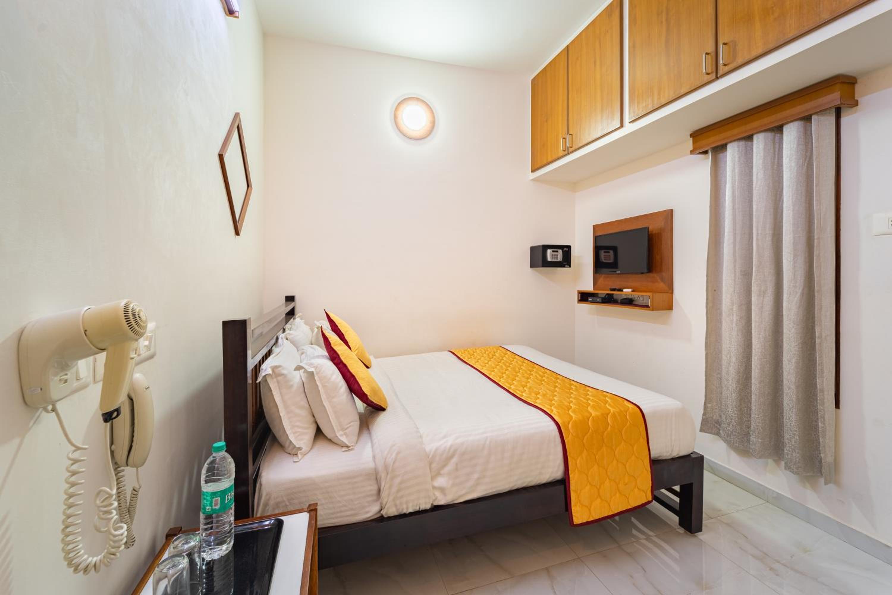 Two-Bedroom Studio Apartment - Photo 15