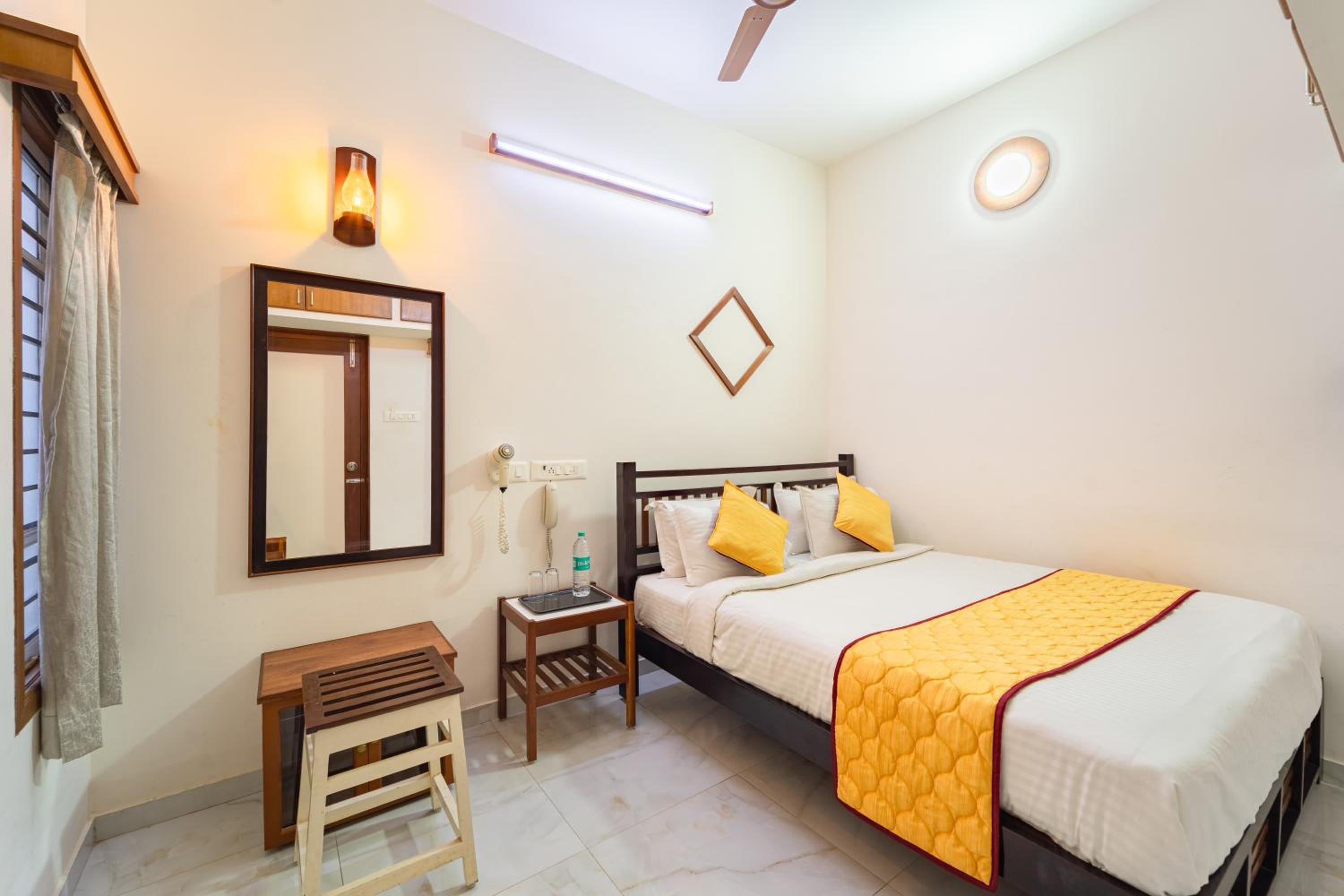 Two-Bedroom Studio Apartment - Photo 9