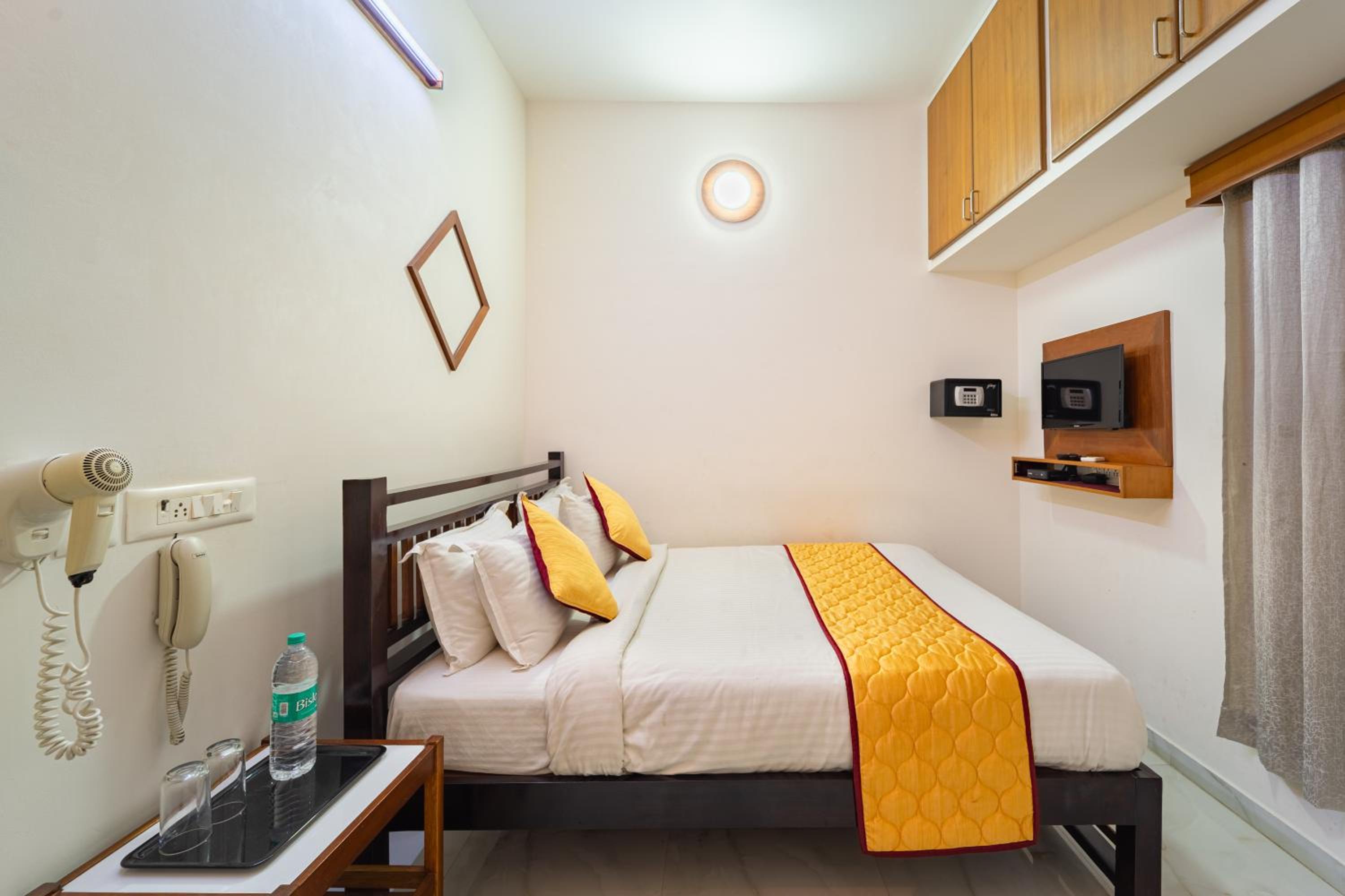 Two-Bedroom Studio Apartment - Photo 7