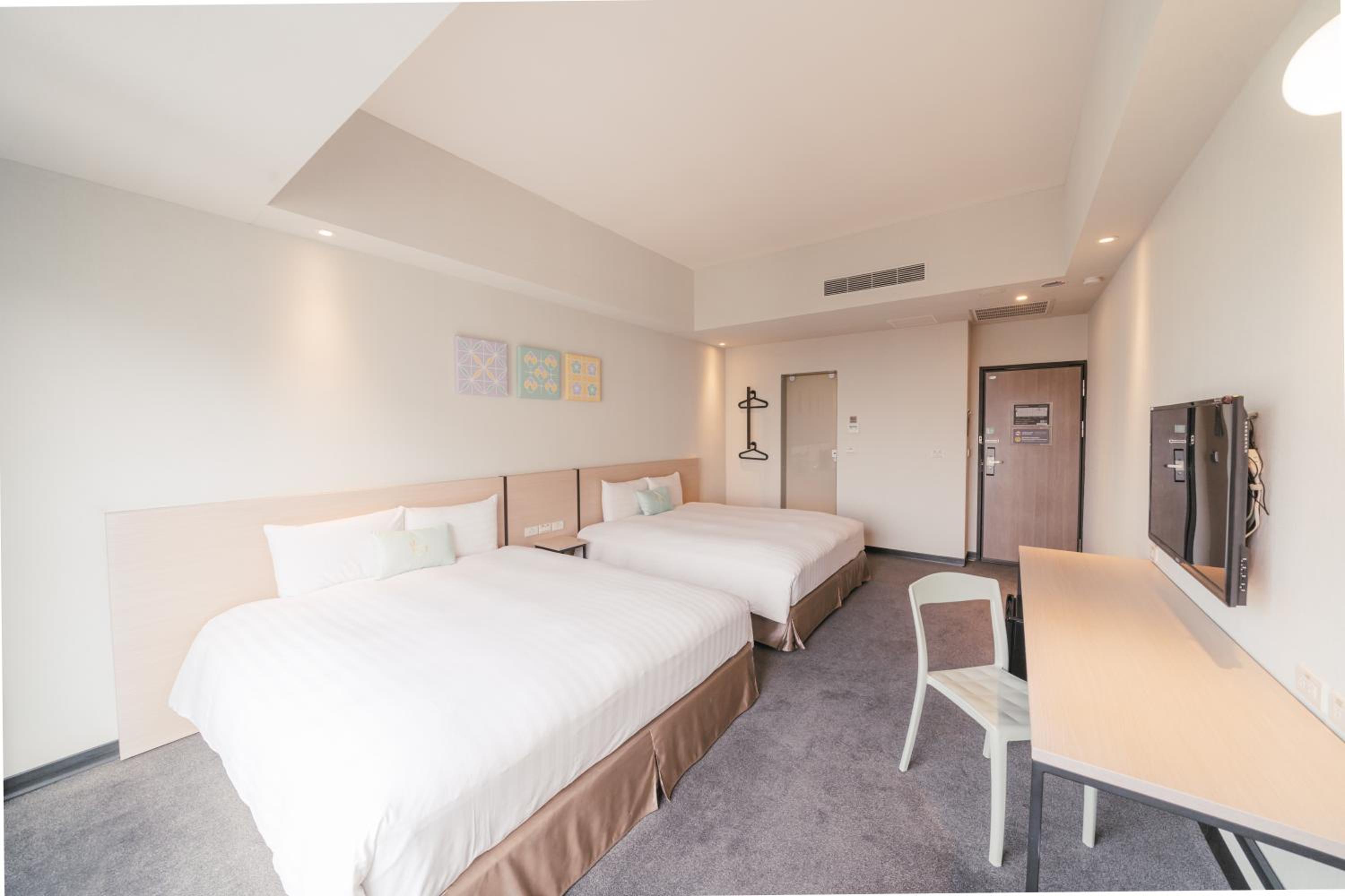 Deluxe Family Suite photo 2