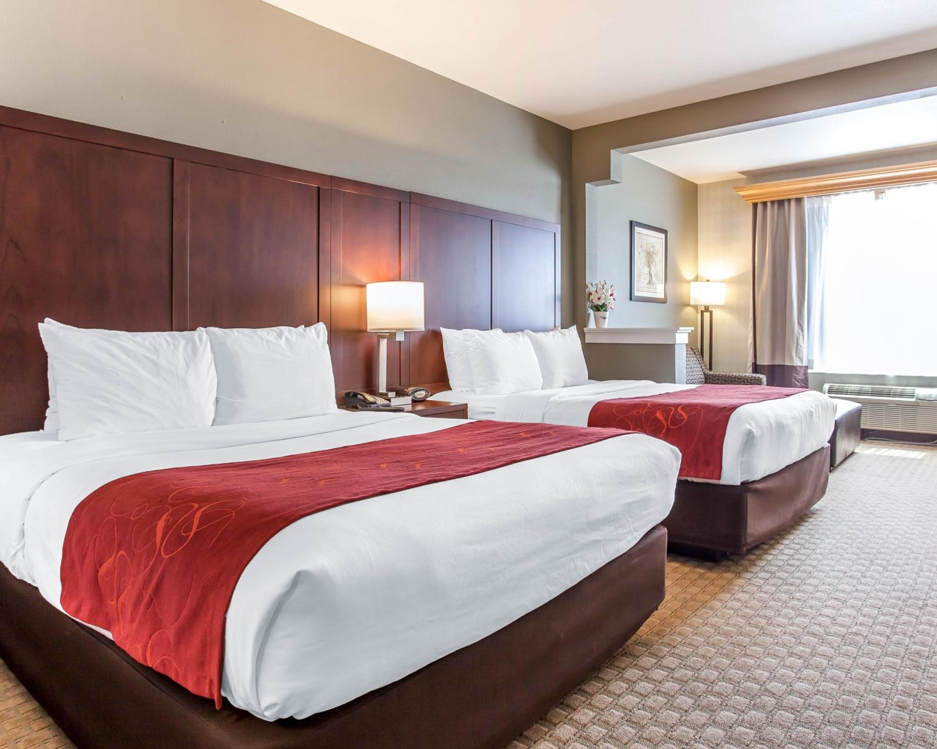 Queen Suite with Two Queen Beds - Non-Smoking - Photo 2