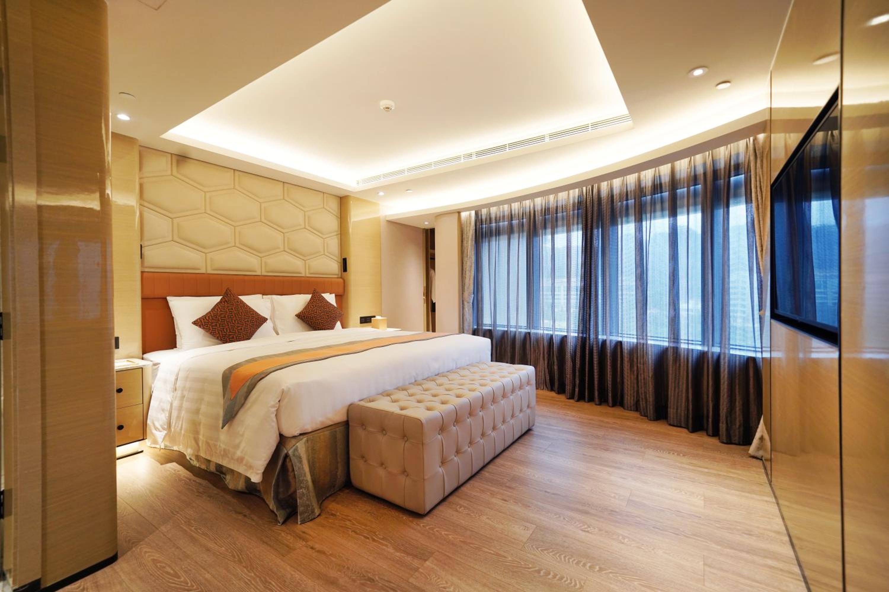 Golden Suite Double Room - Photo 2