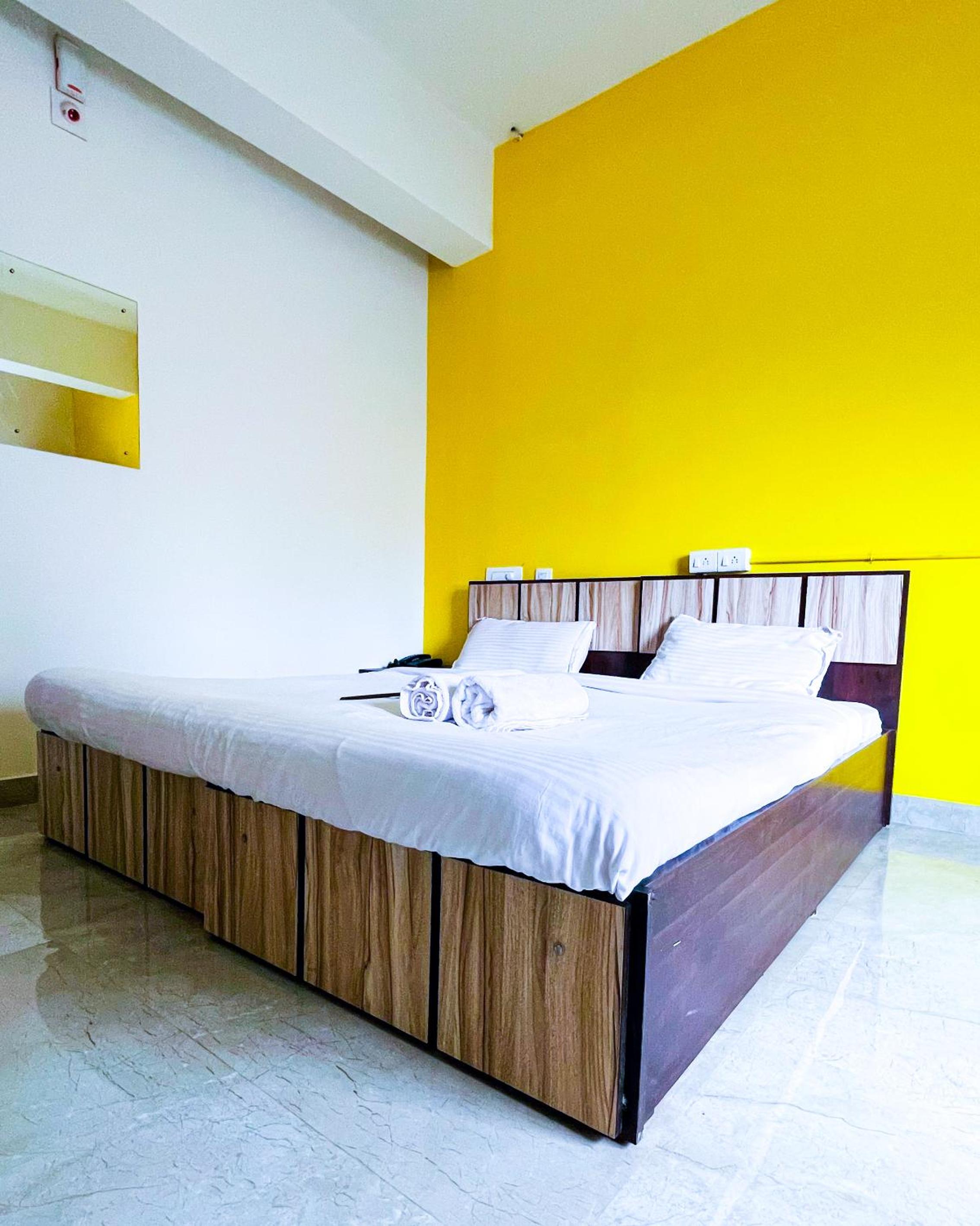 Standard Double Room With Fan photo 2