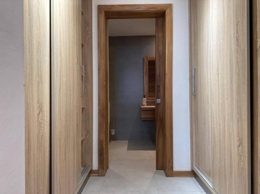 Three-Bedroom Apartment photo 2