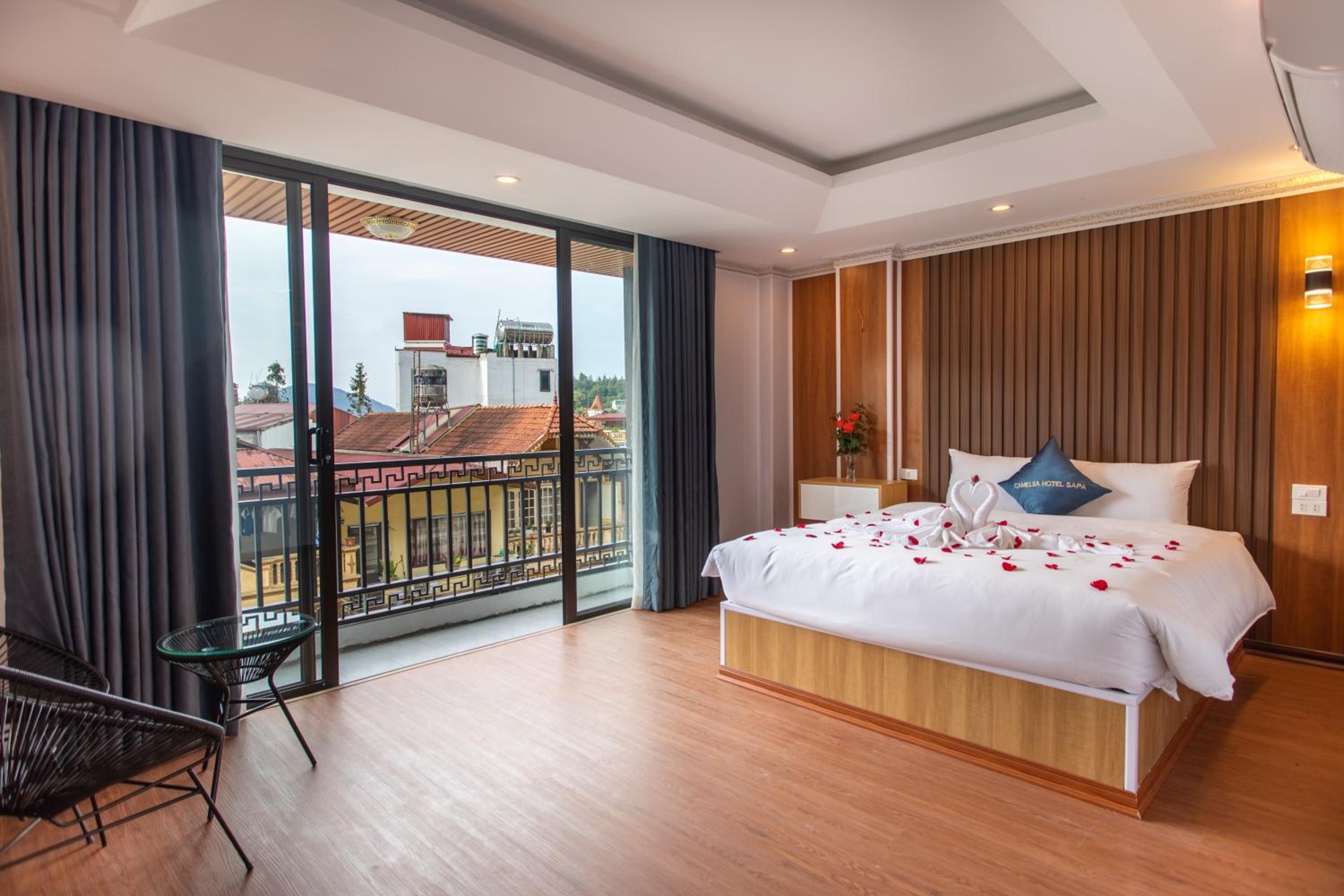 King Room With Balcony