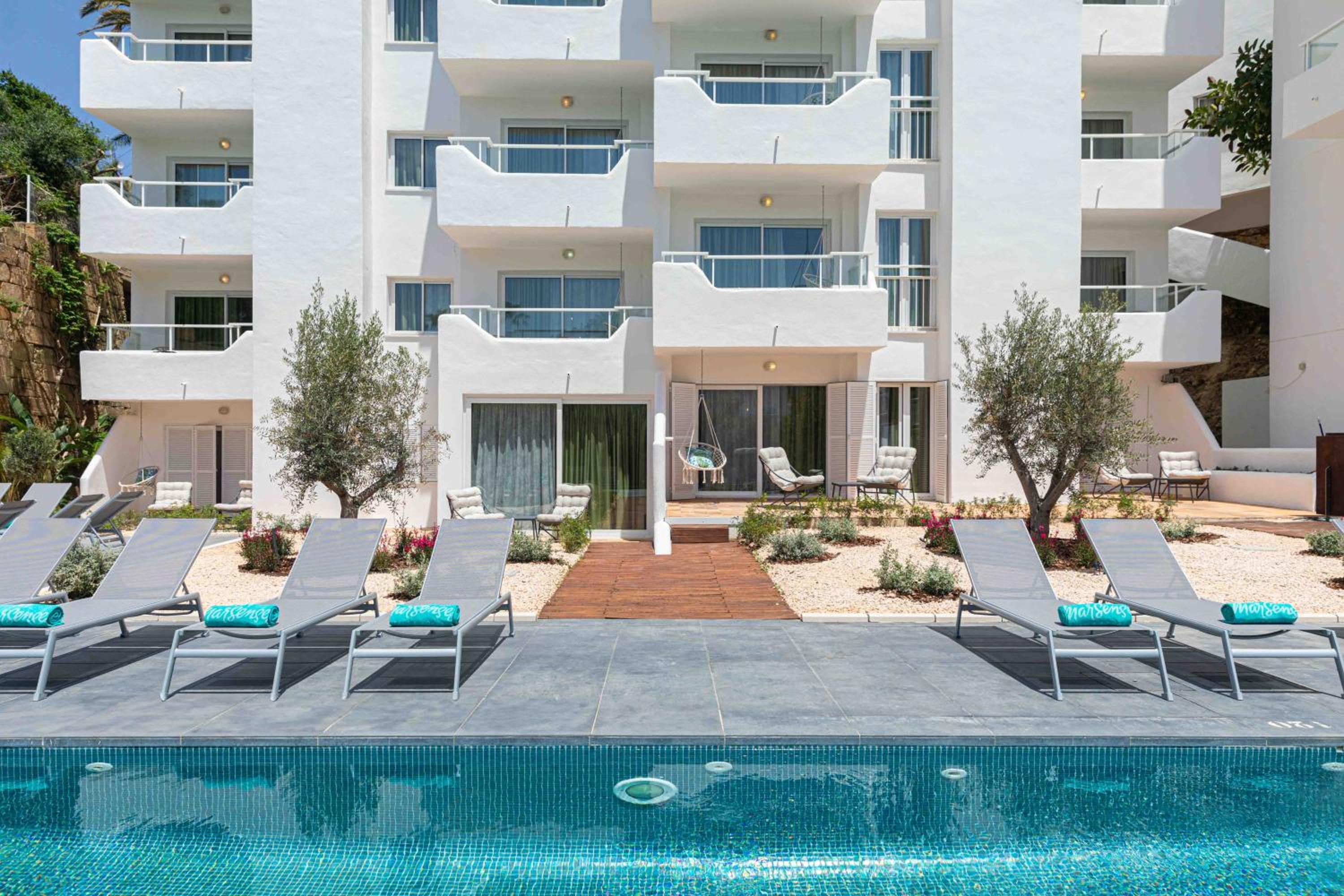 Superior Apartment Swim Up photo 3