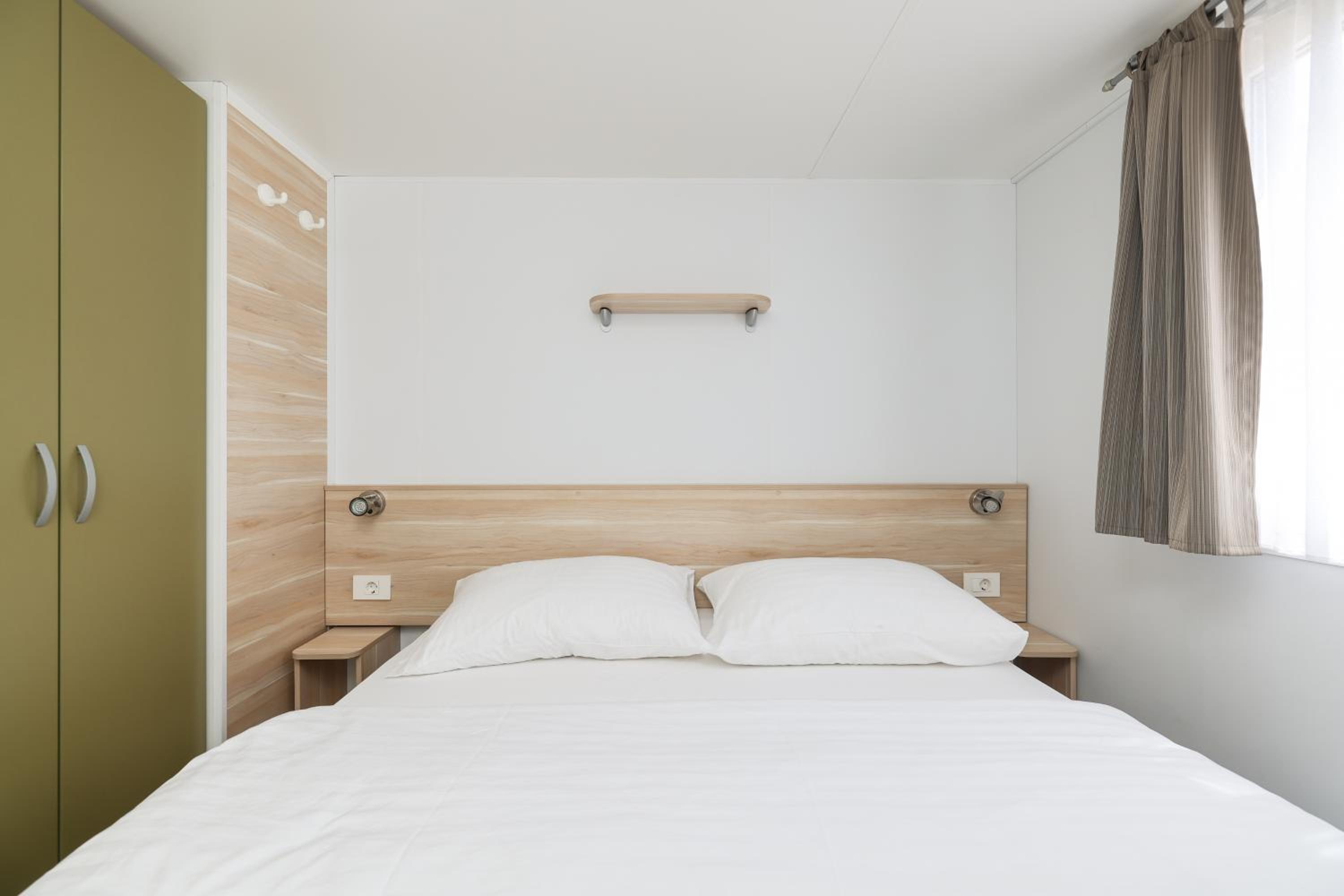 Three-Bedroom Mobile Home Basic photo 1