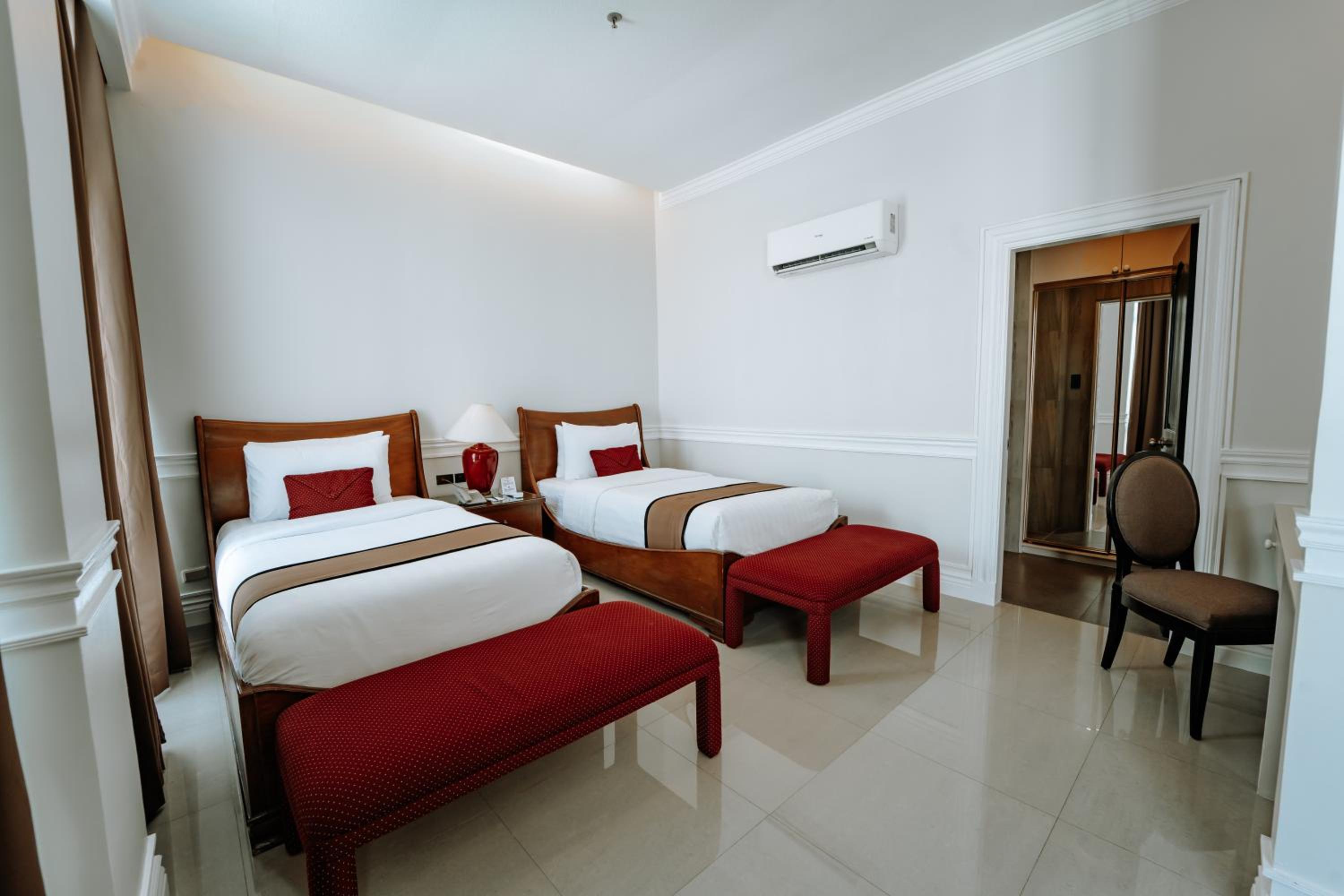 Penthouse Suite - Photo 3