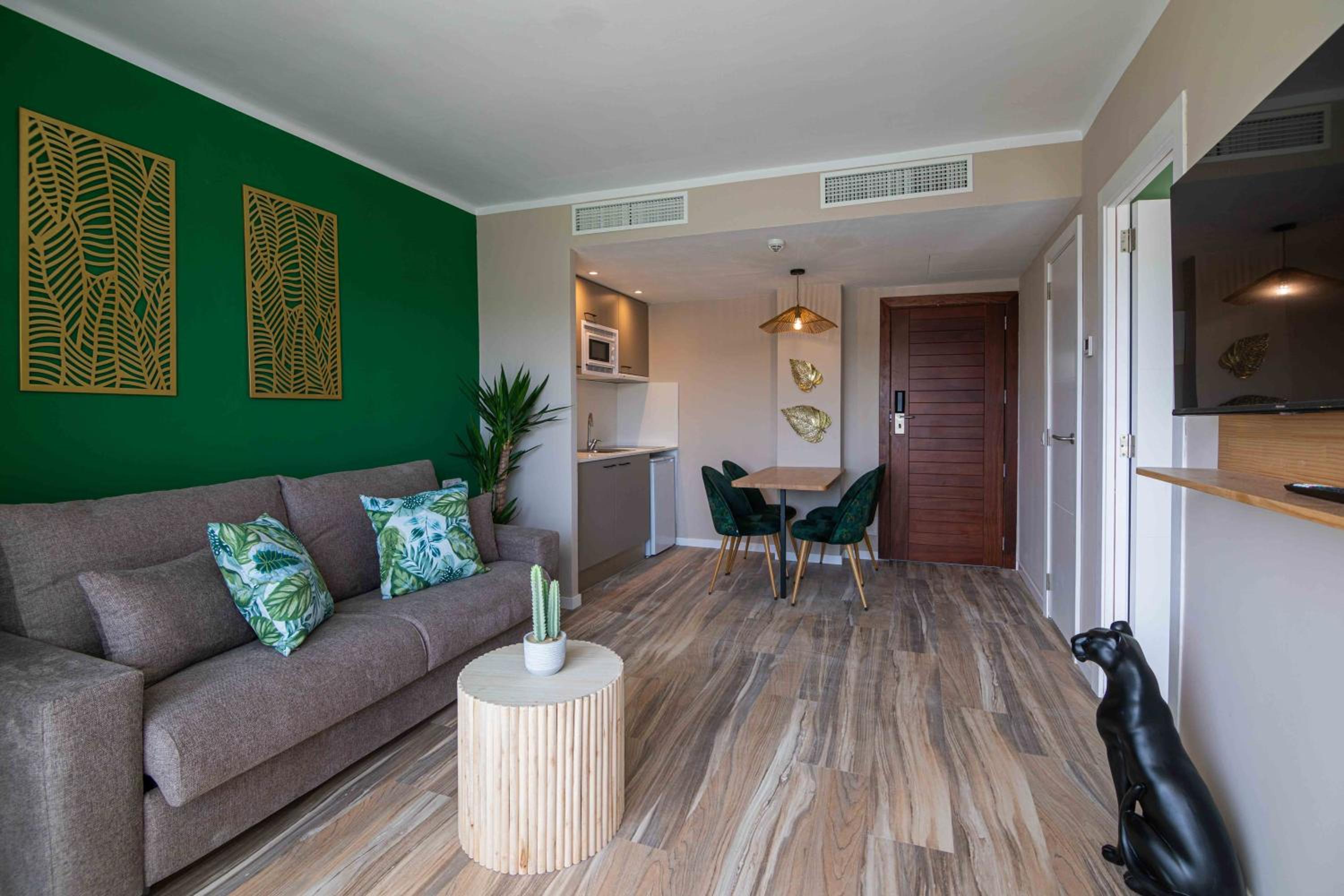 Apartamento Superior con Vista a la Piscina para Uso Individual