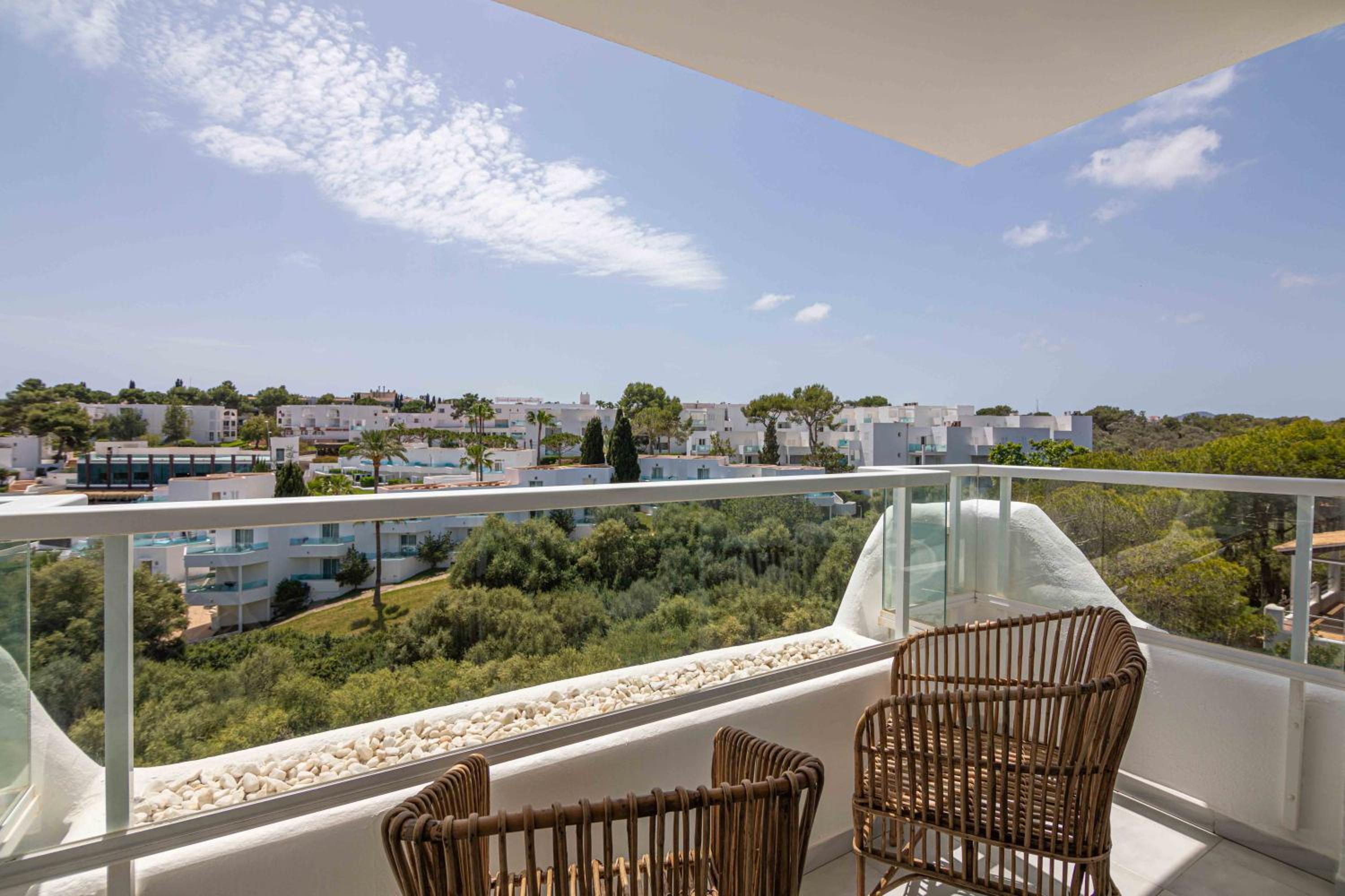 Superior Apartment with Pool View photo 2