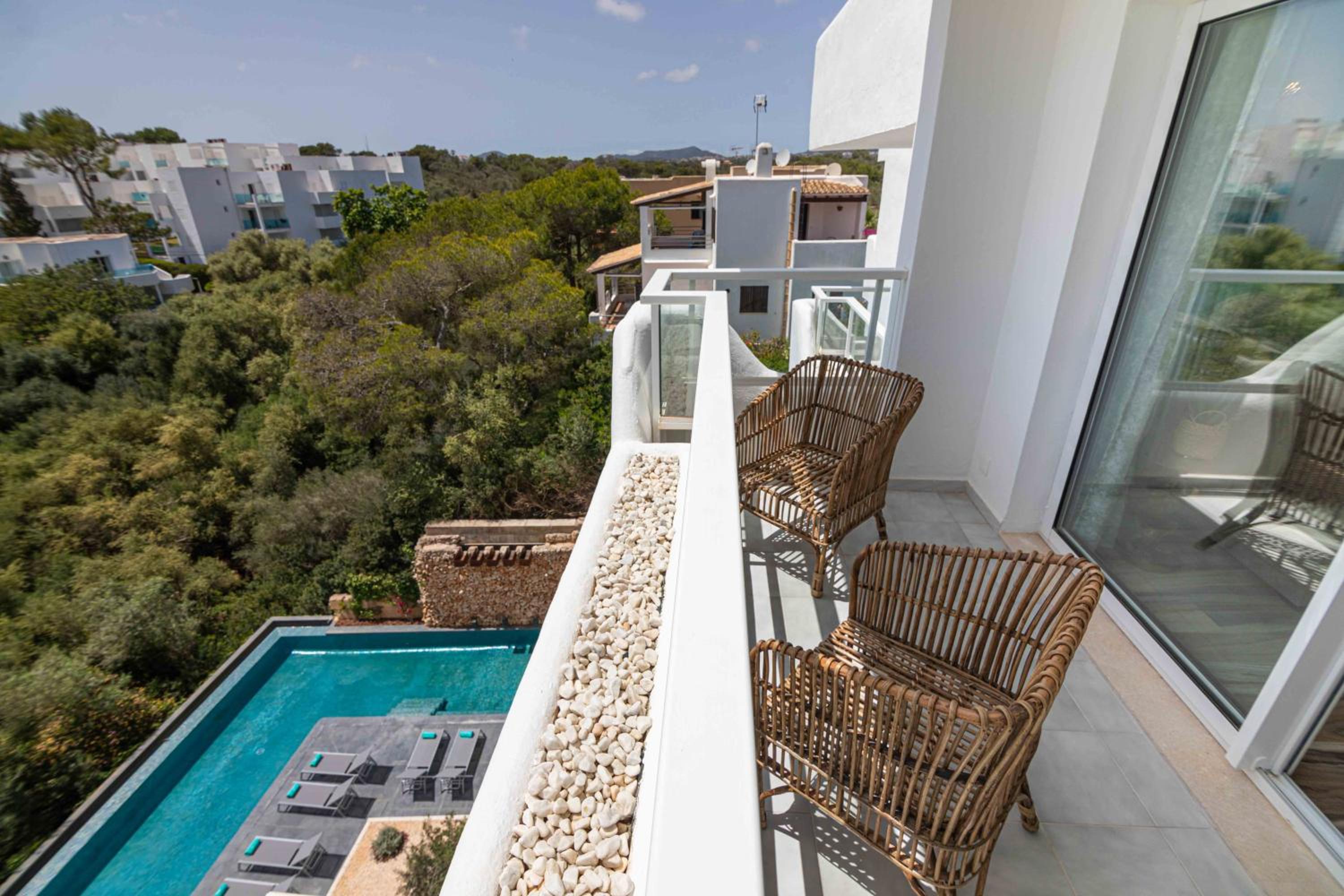 Superior Apartment with Pool View for Single Use photo 3