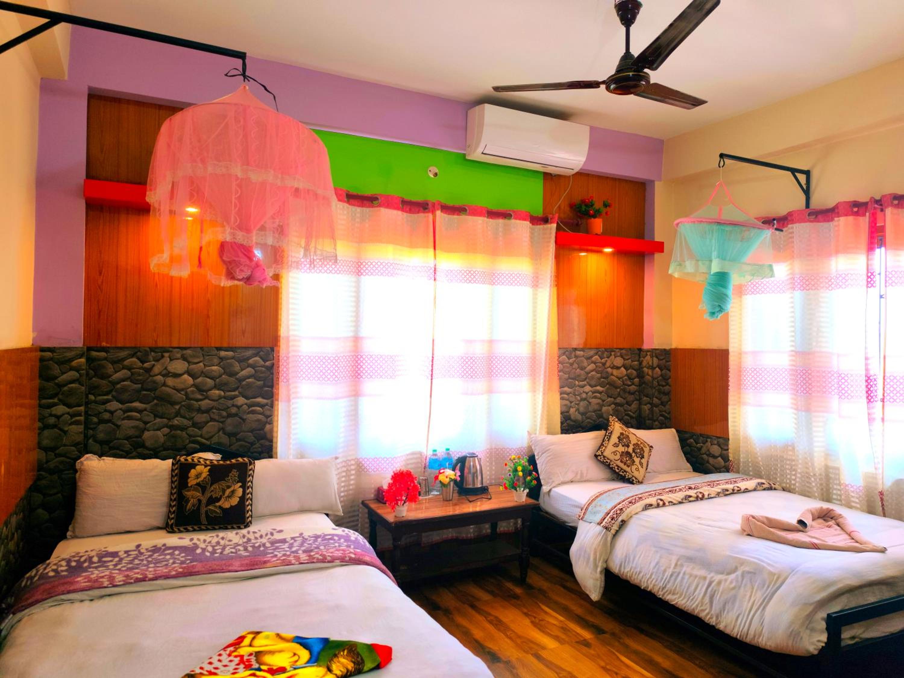 Family Room with shared Balcony photo 1
