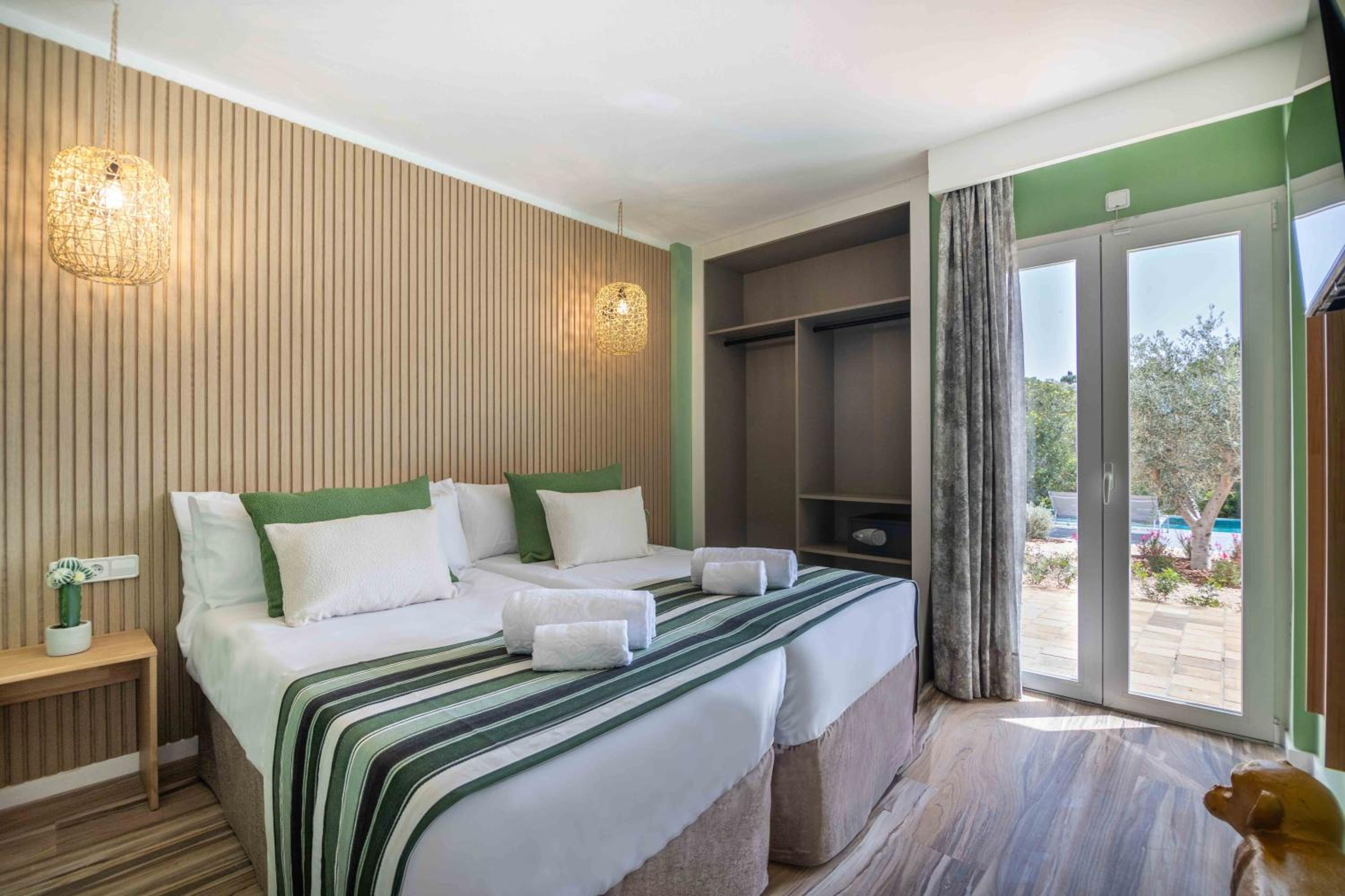 Apartamento Superior con Acceso Directo a la Piscina