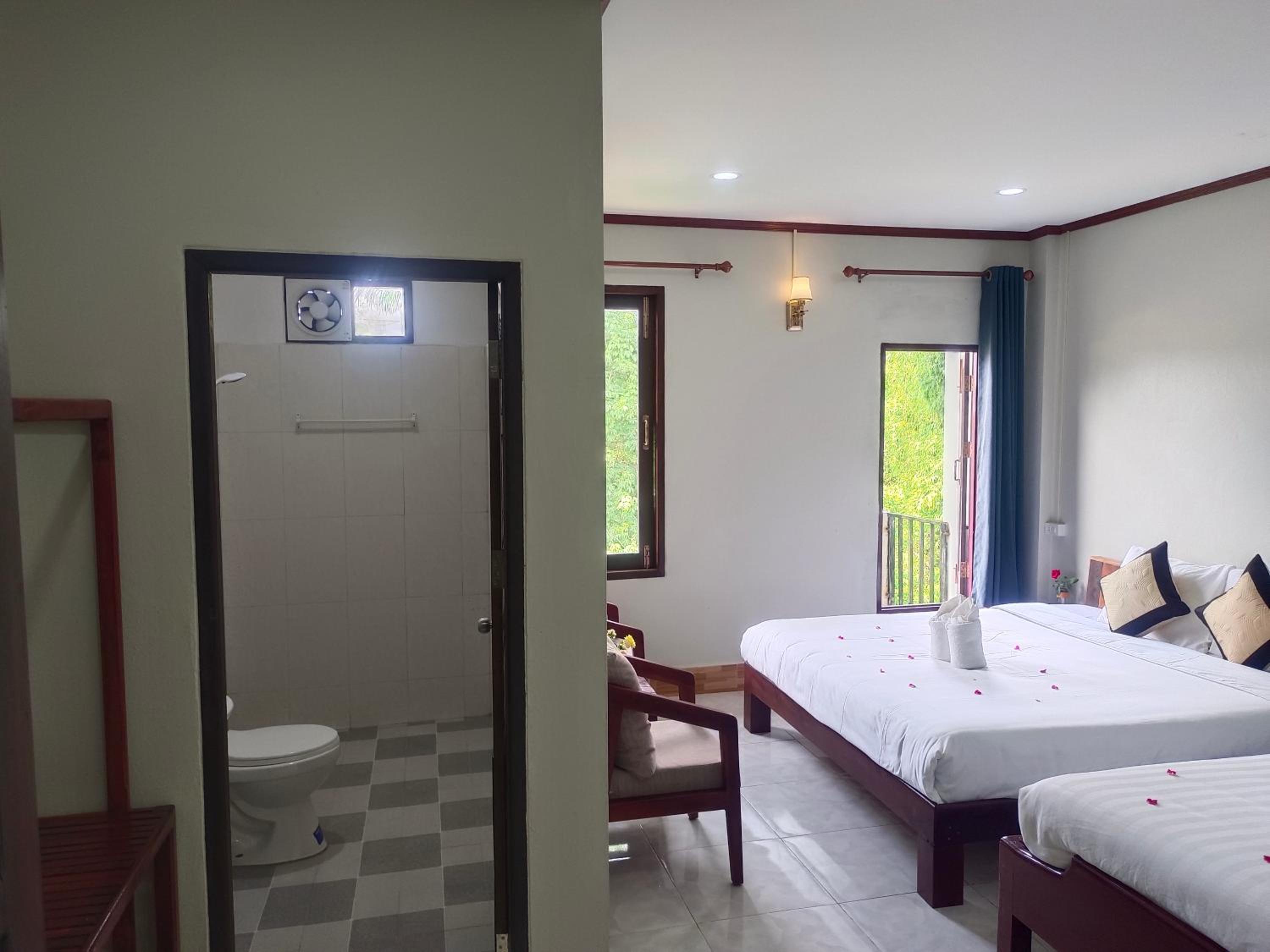 Deluxe Twin Room photo 3