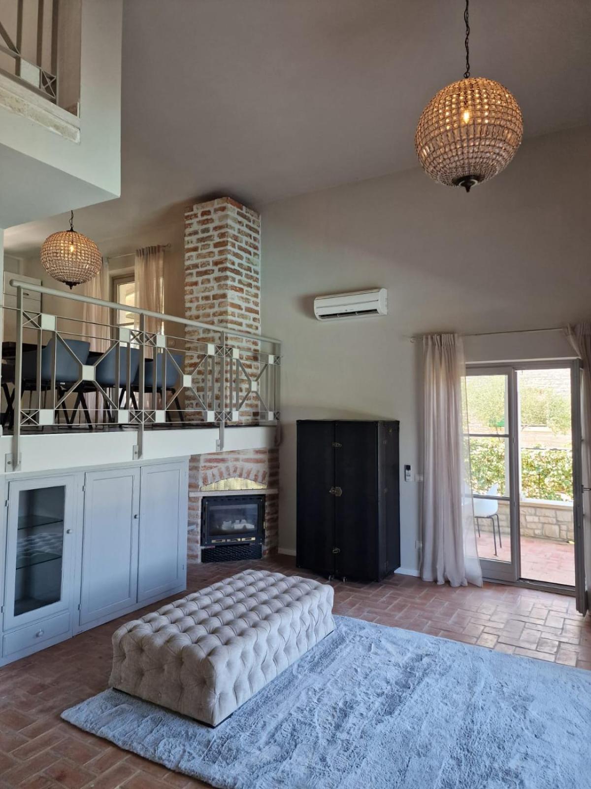 Villa photo 1