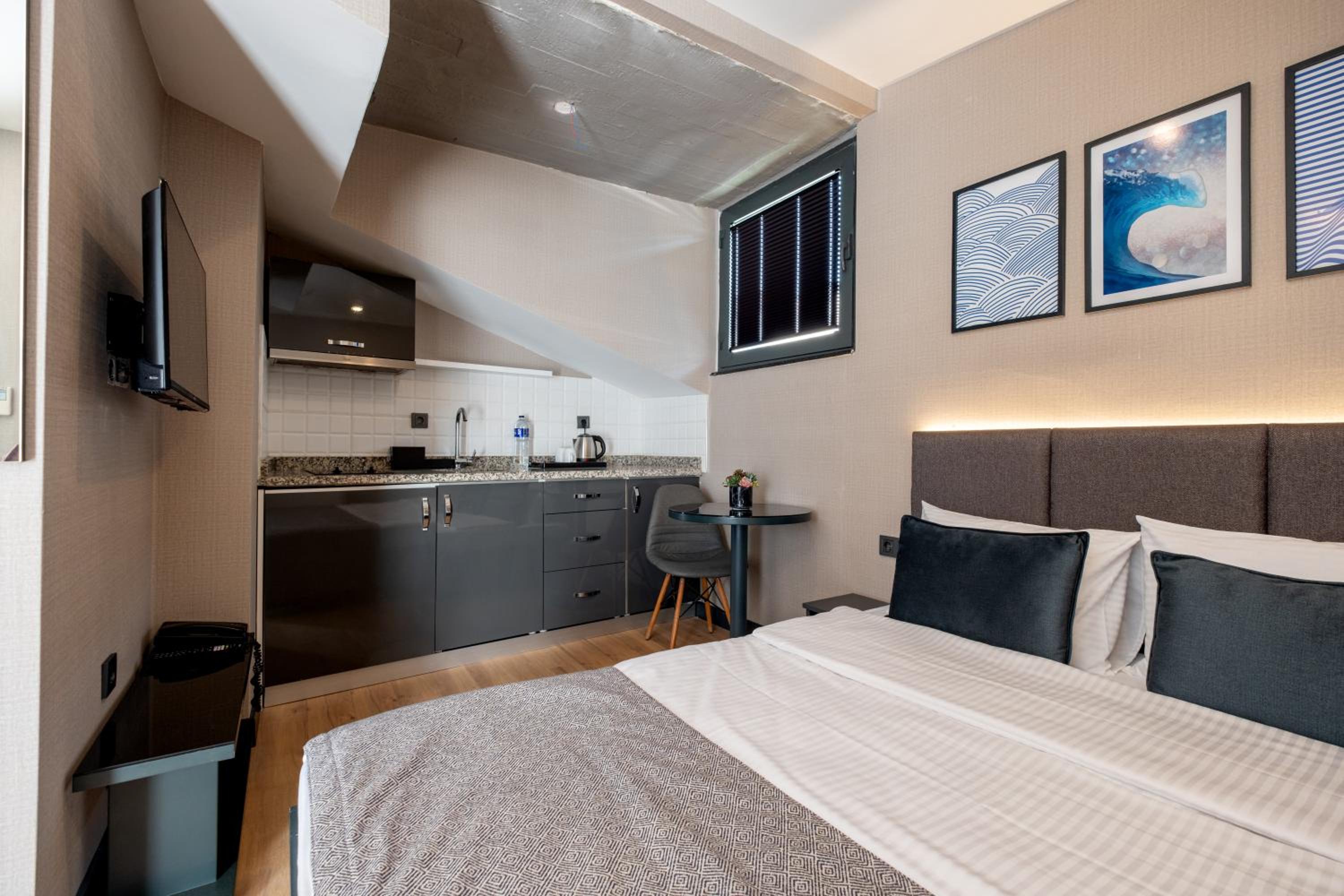 Double Room with Balcony photo 2