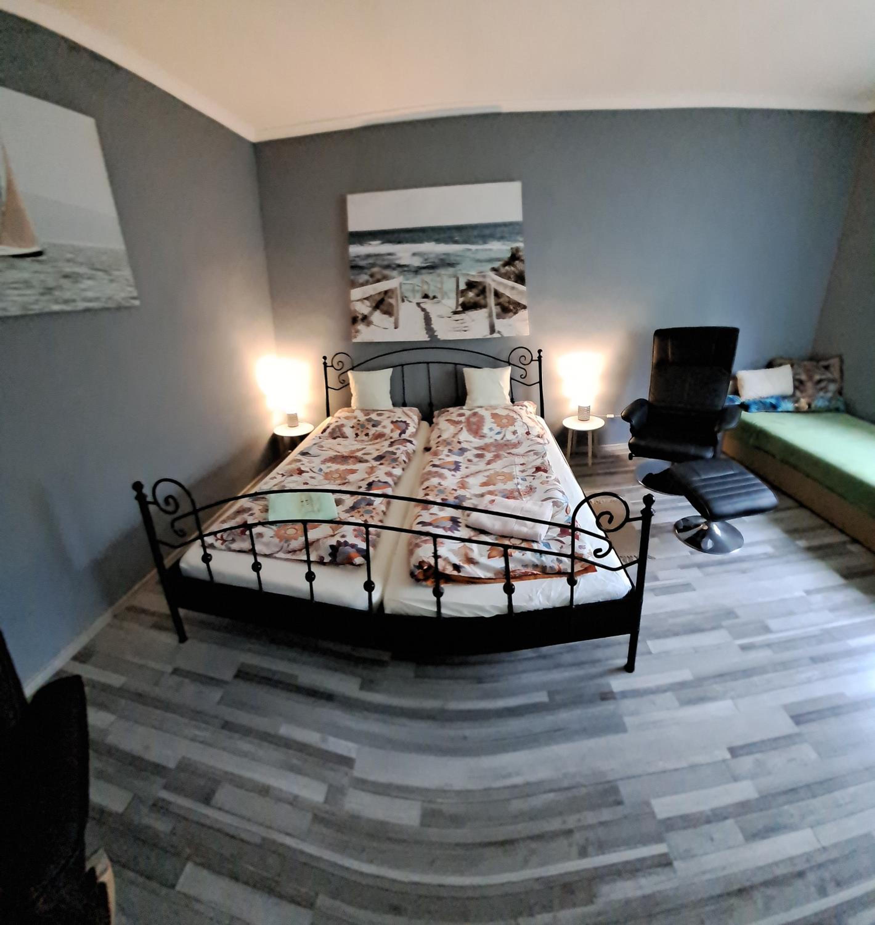 One-Bedroom Apartment photo 1