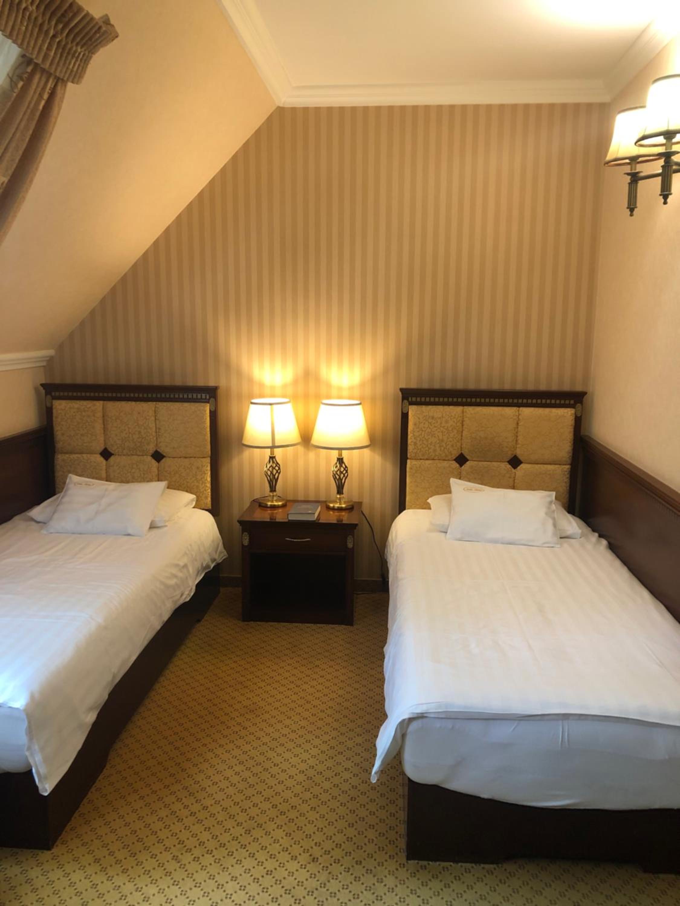 Standard Twin Room - Photo 1