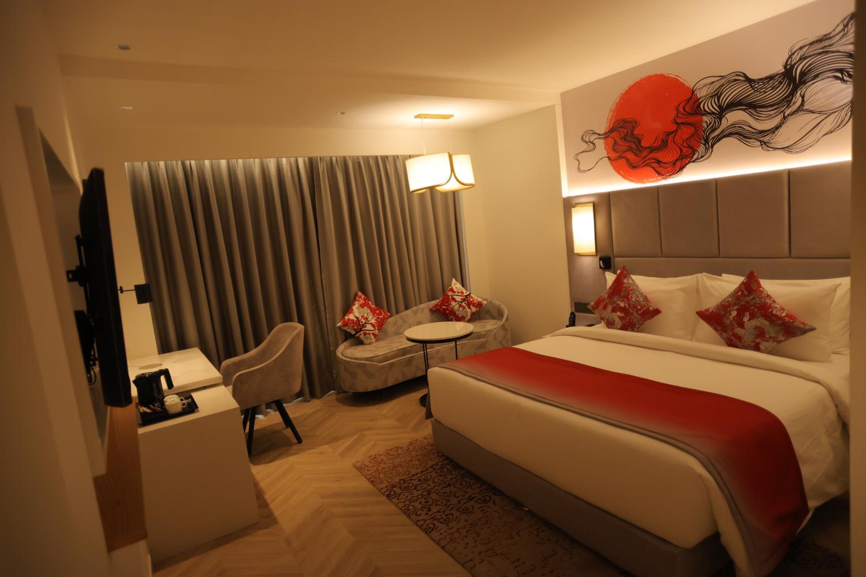 Premium King Room - Non-Smoking - Photo 4